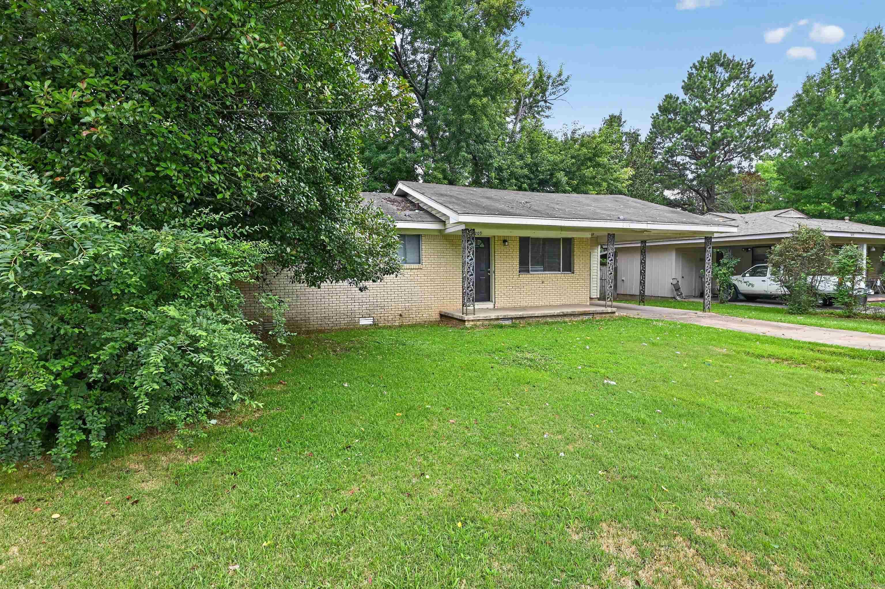 209 Stevenson Street Property Photo 2