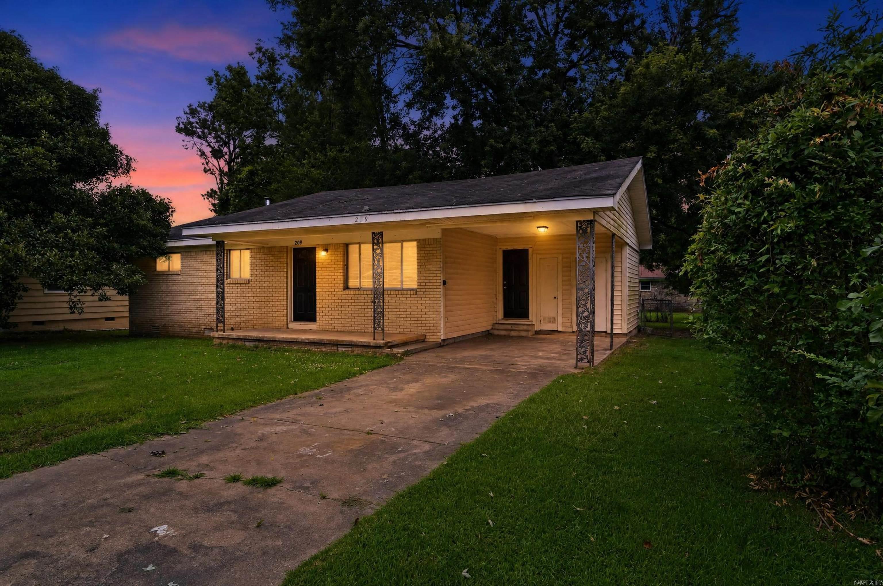 209 Stevenson Street Property Photo 3