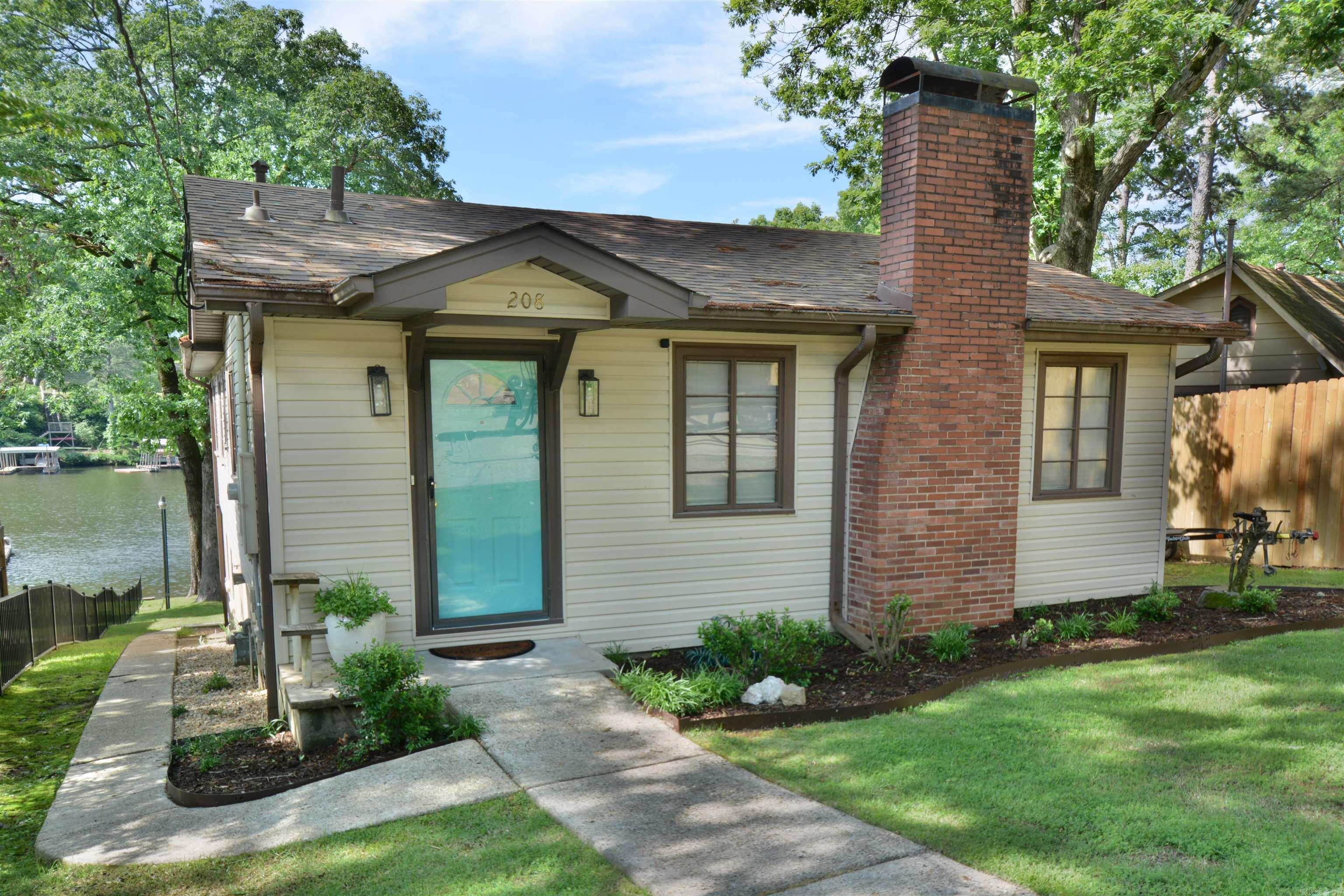 208 Edgewater Circle Property Photo 1