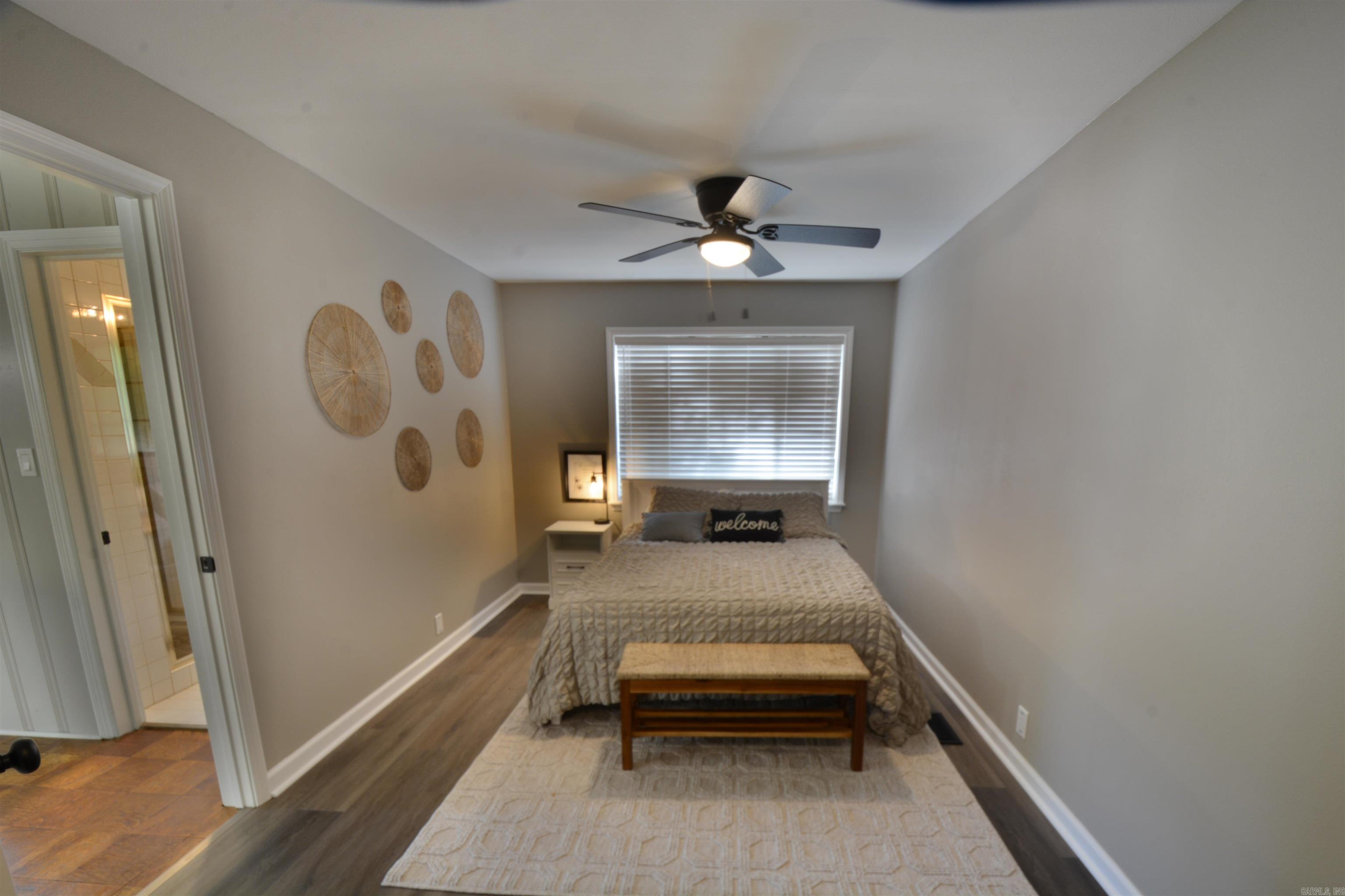 208 Edgewater Circle Property Photo 5