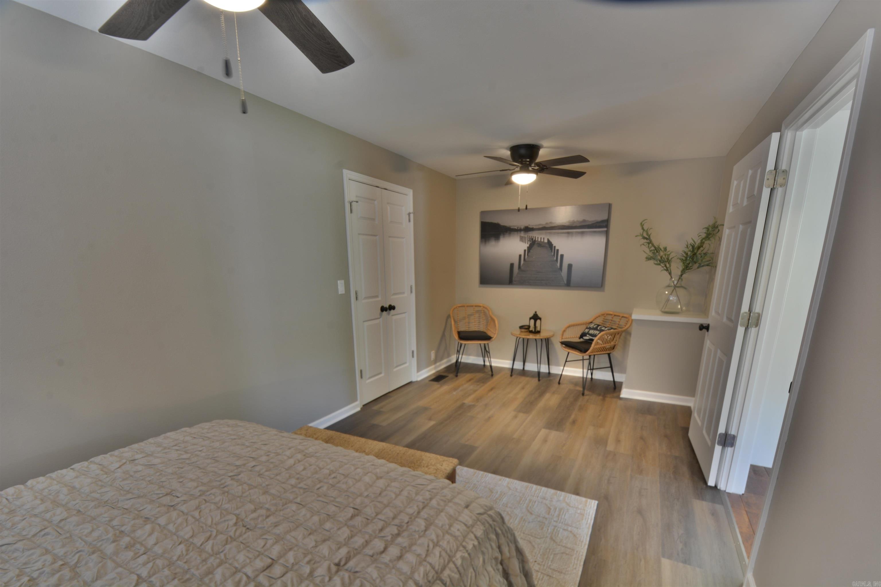 208 Edgewater Circle Property Photo 6