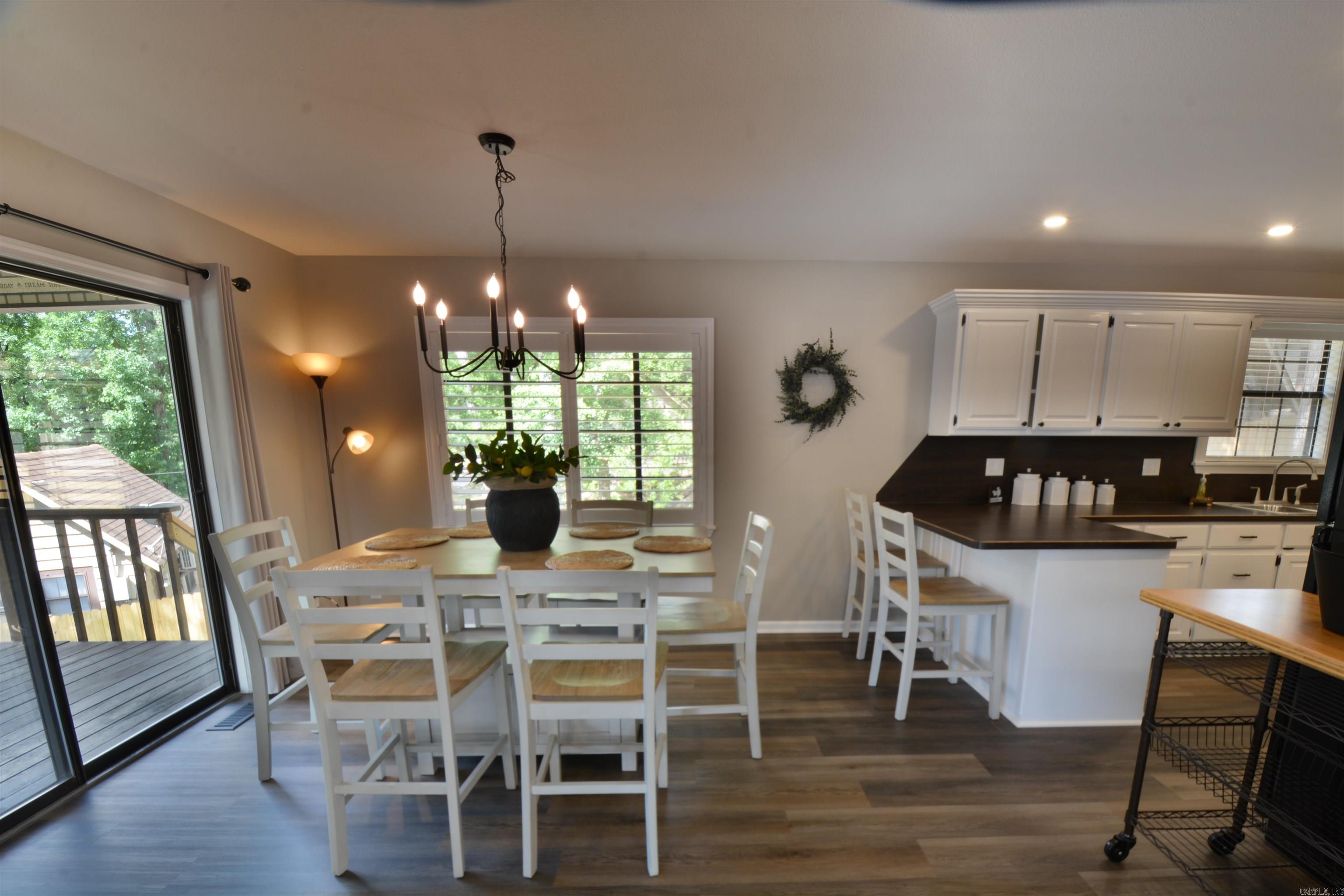 208 Edgewater Circle Property Photo 9