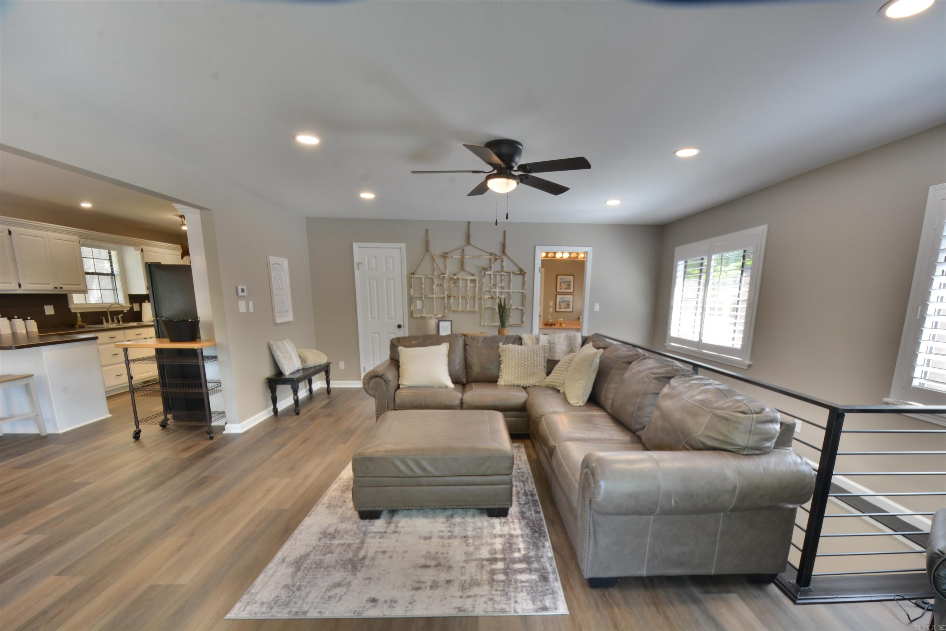 208 Edgewater Circle Property Photo 10