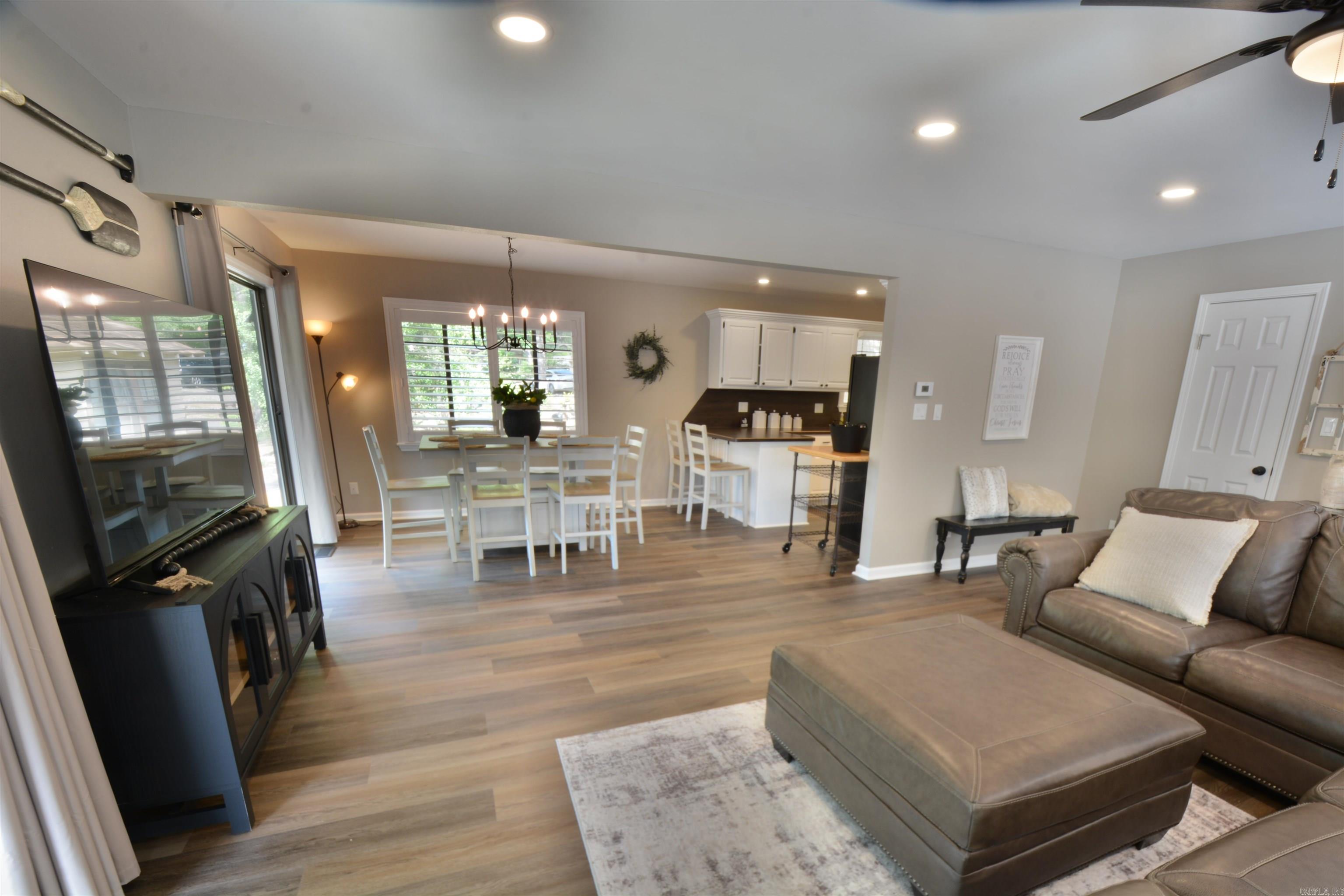 208 Edgewater Circle Property Photo 11