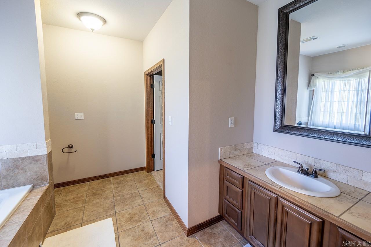 260 Hawthorne Property Photo 12