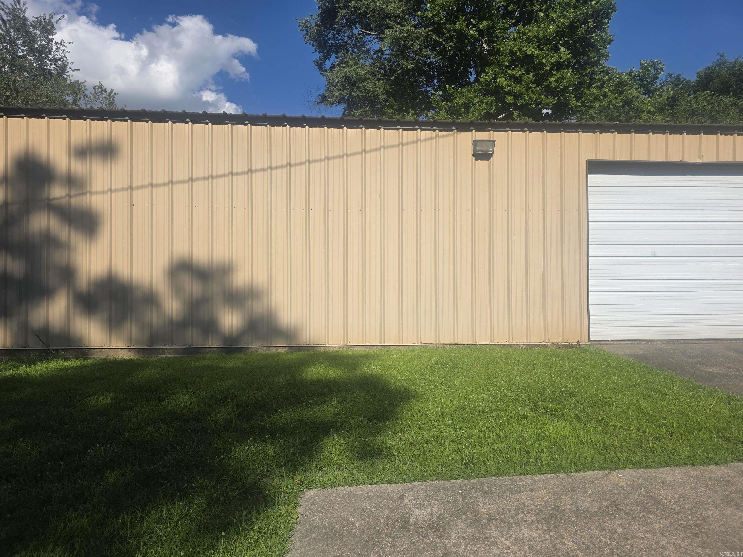 414 Cole Street Property Photo 1