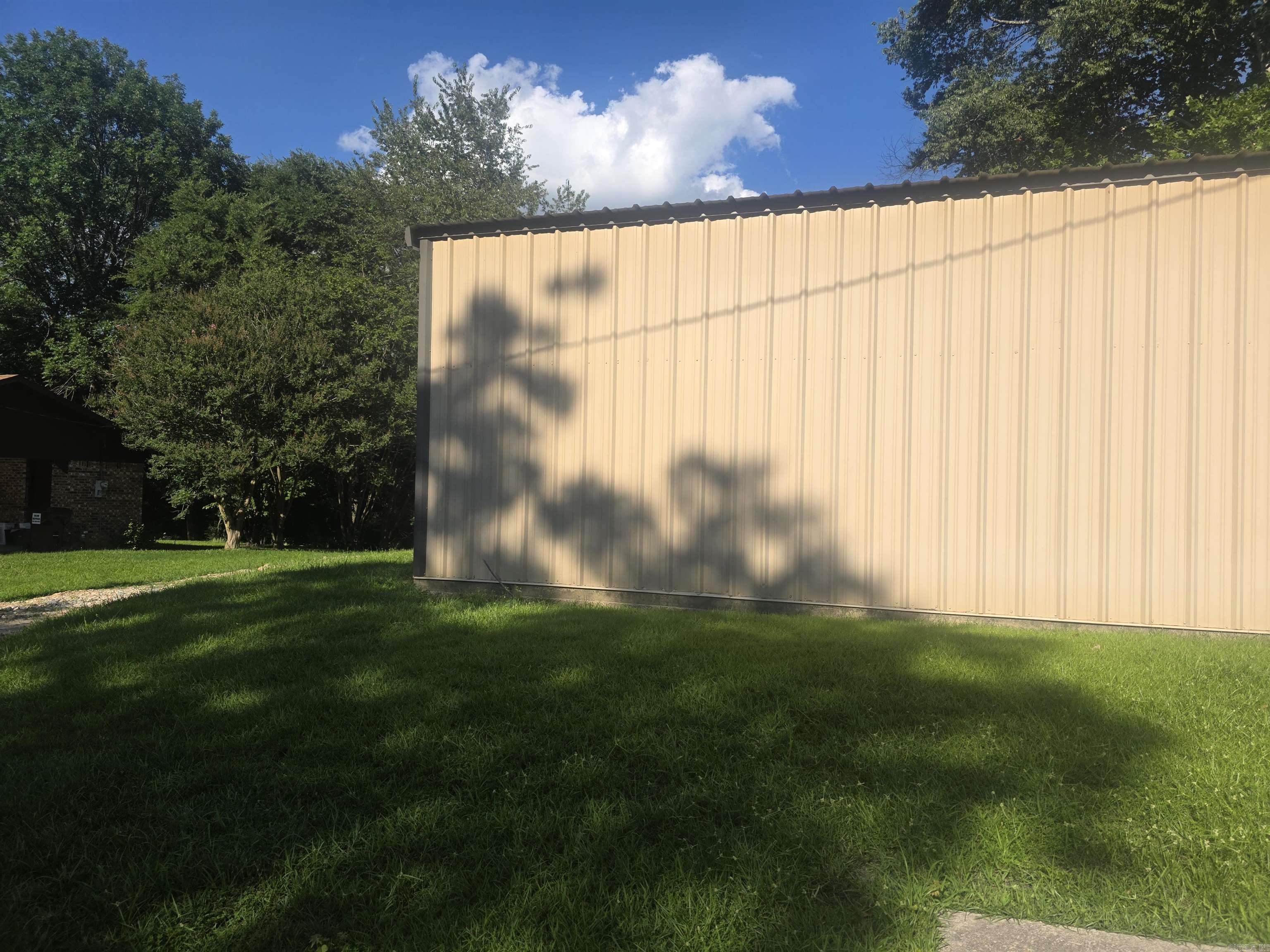 414 Cole Street Property Photo 2