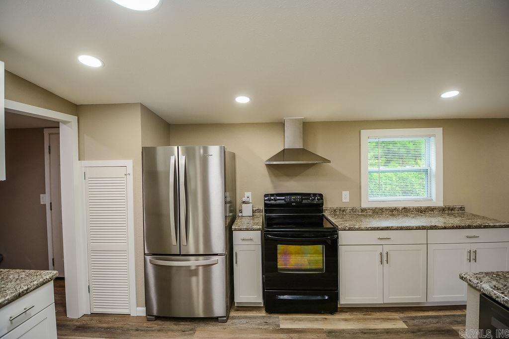 1036 Tippitt Road Property Photo 7
