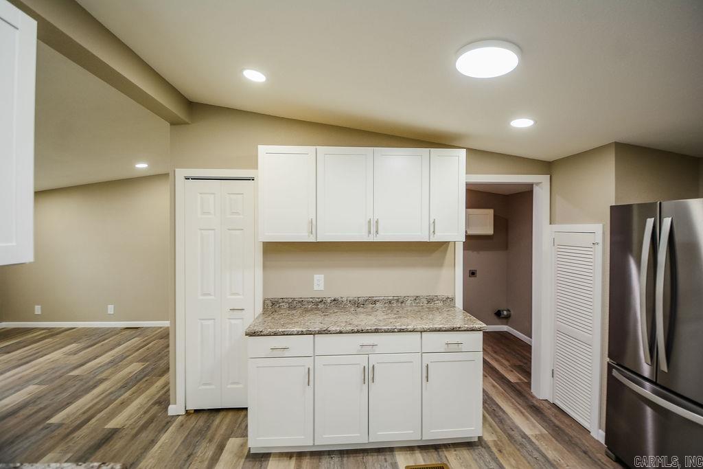 1036 Tippitt Road Property Photo 8