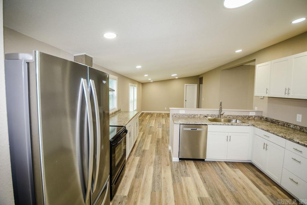 1036 Tippitt Road Property Photo 11