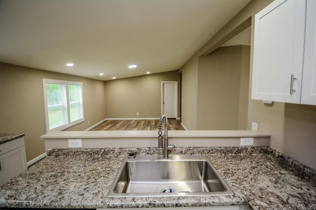1036 Tippitt Road Property Photo 12