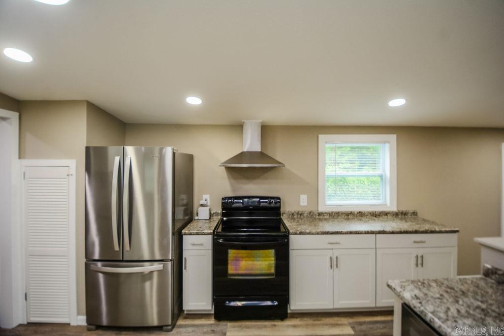 1036 Tippitt Road Property Photo 13