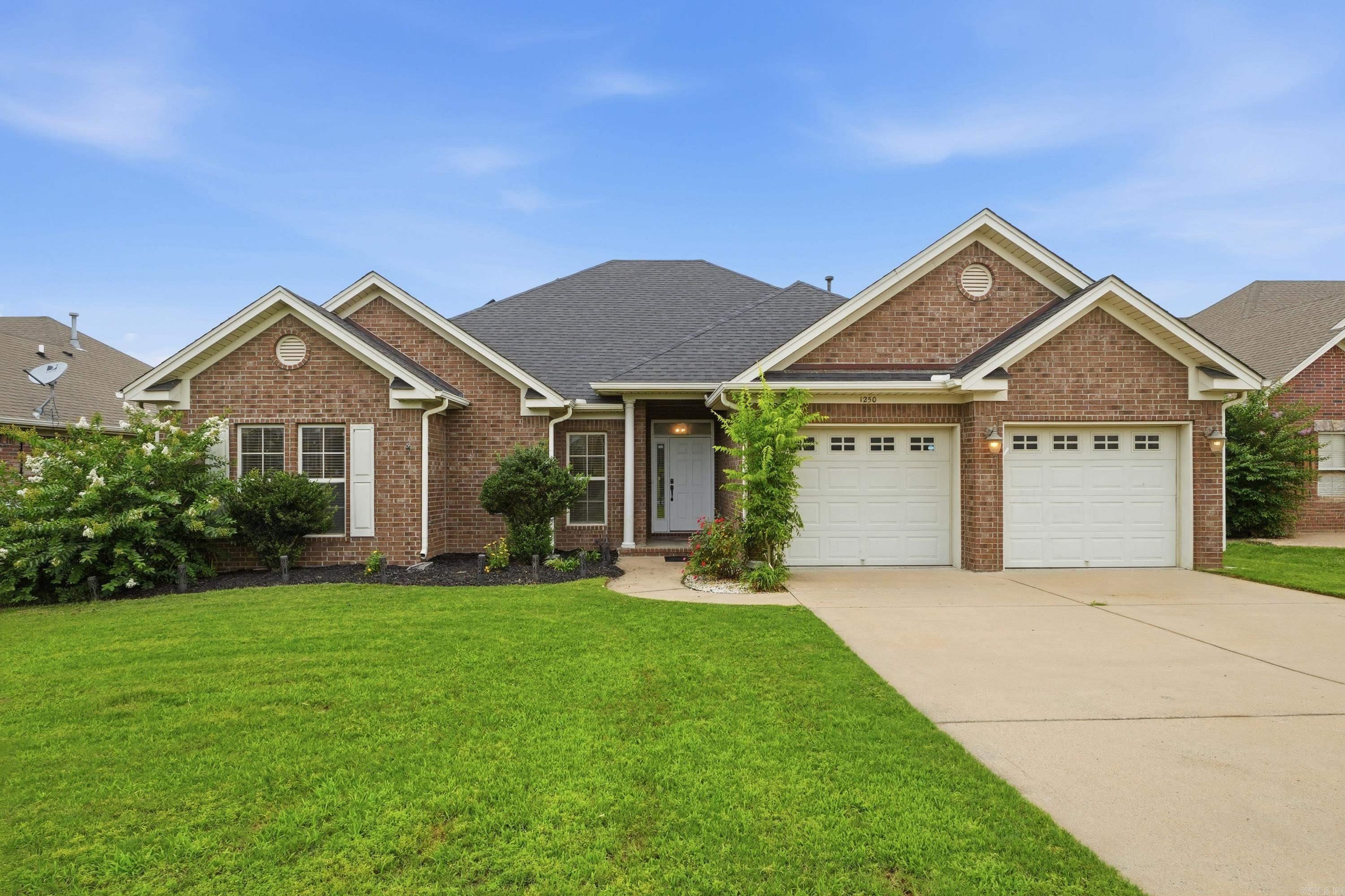 1250 Edge Valley Property Photo 1