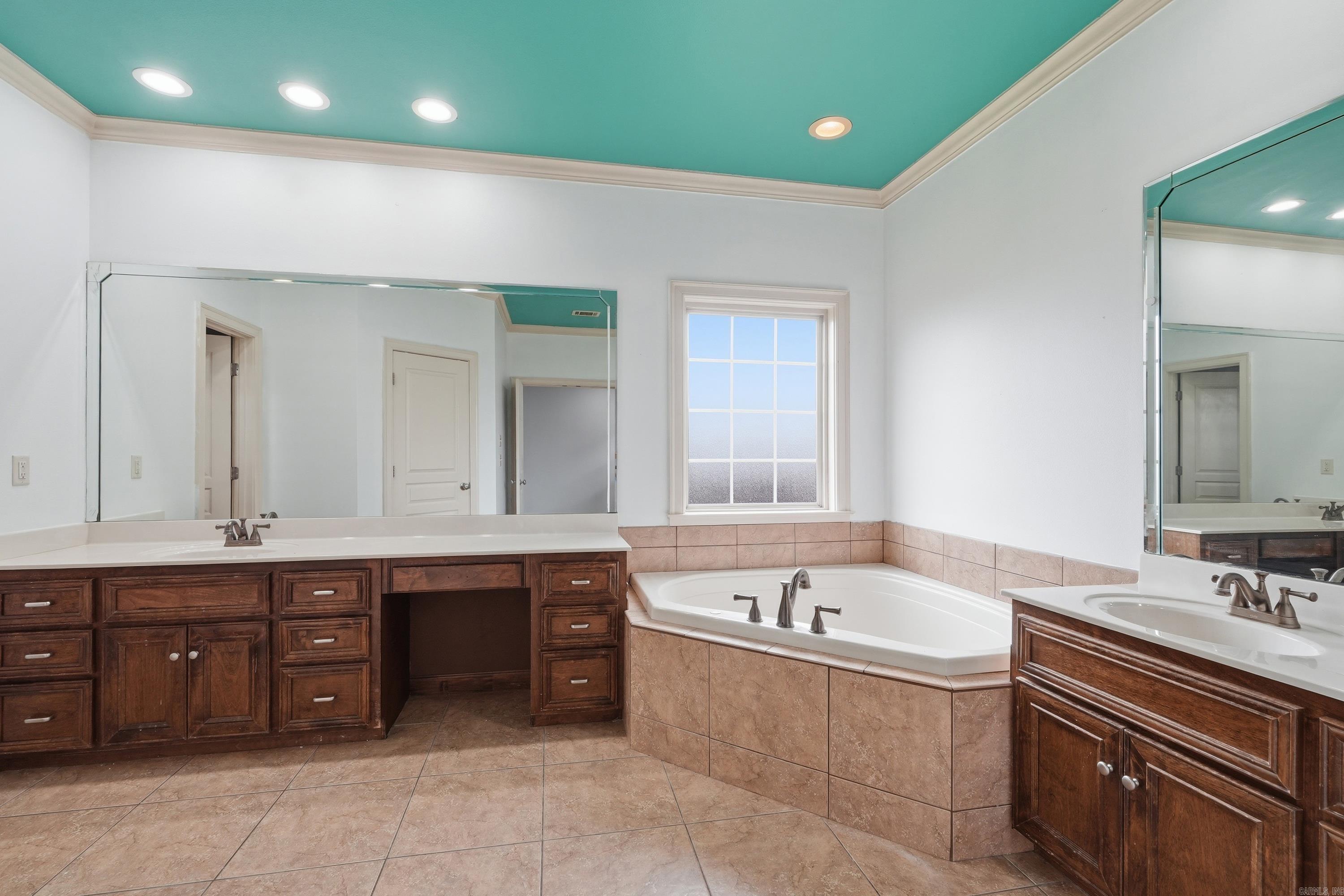 1250 Edge Valley Property Photo 22