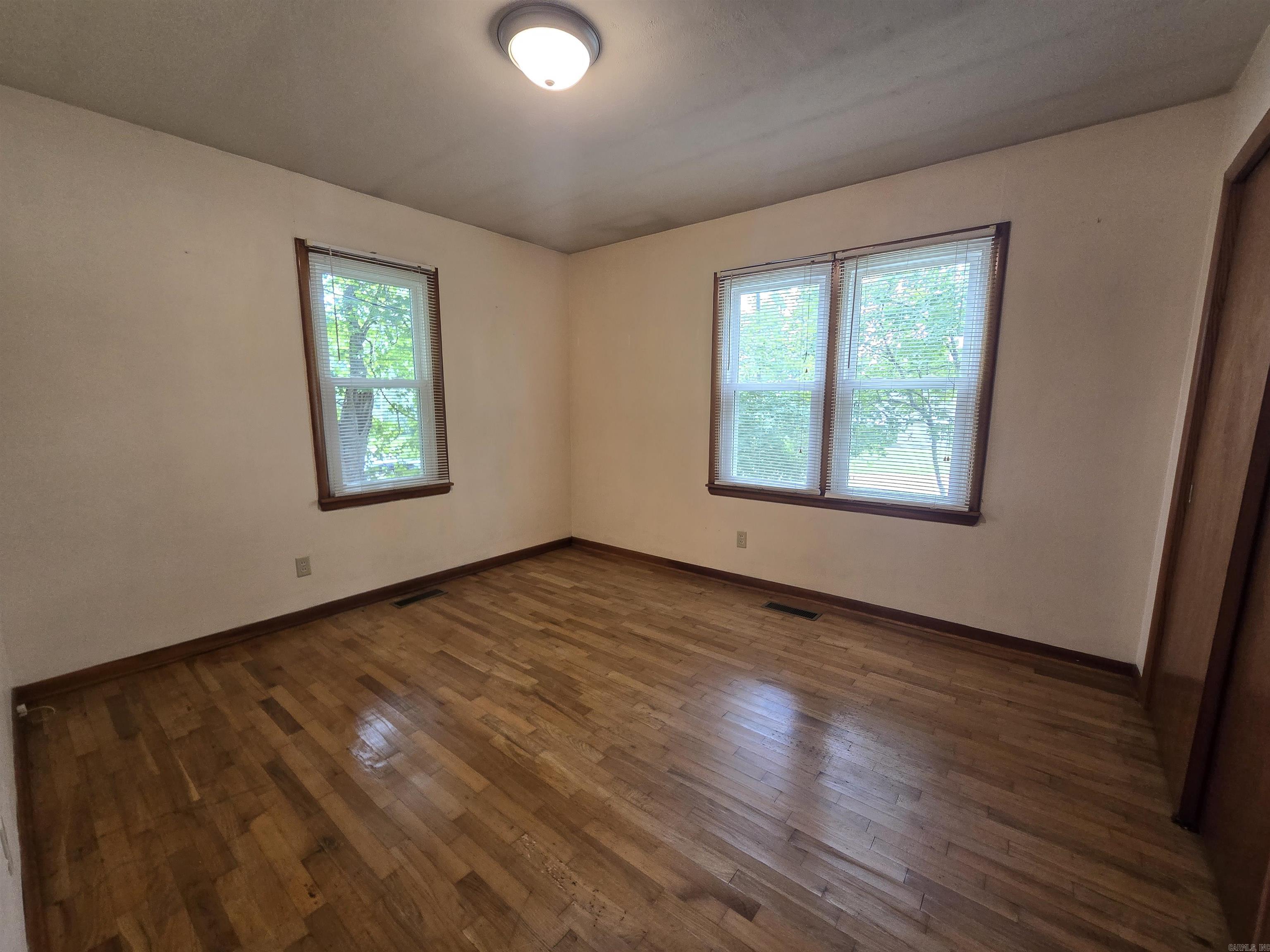 605 E 4th Street Property Photo 2