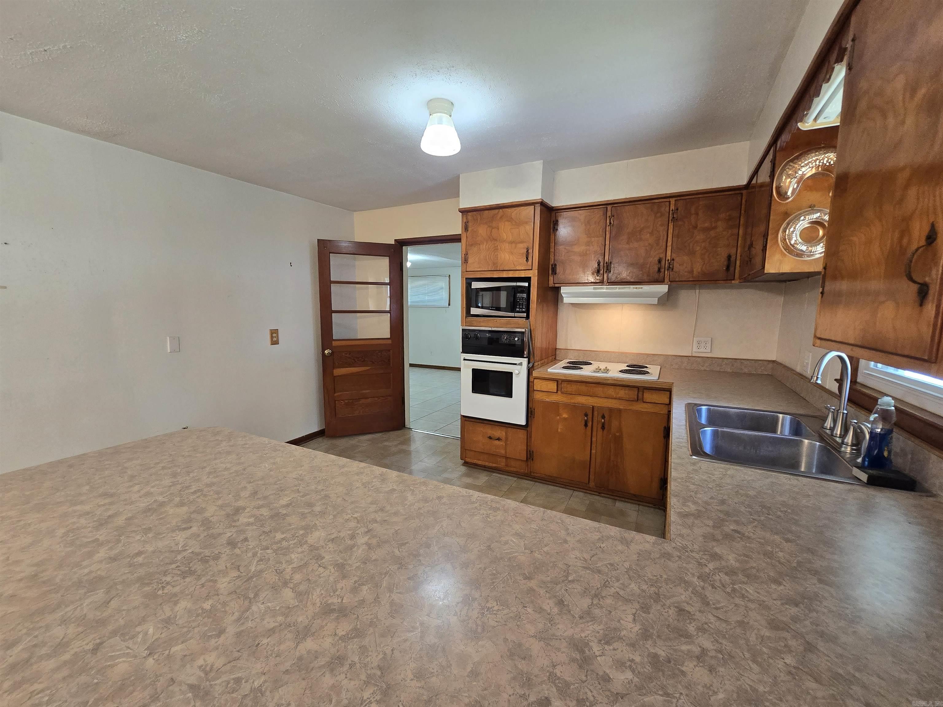 605 E 4th Street Property Photo 9