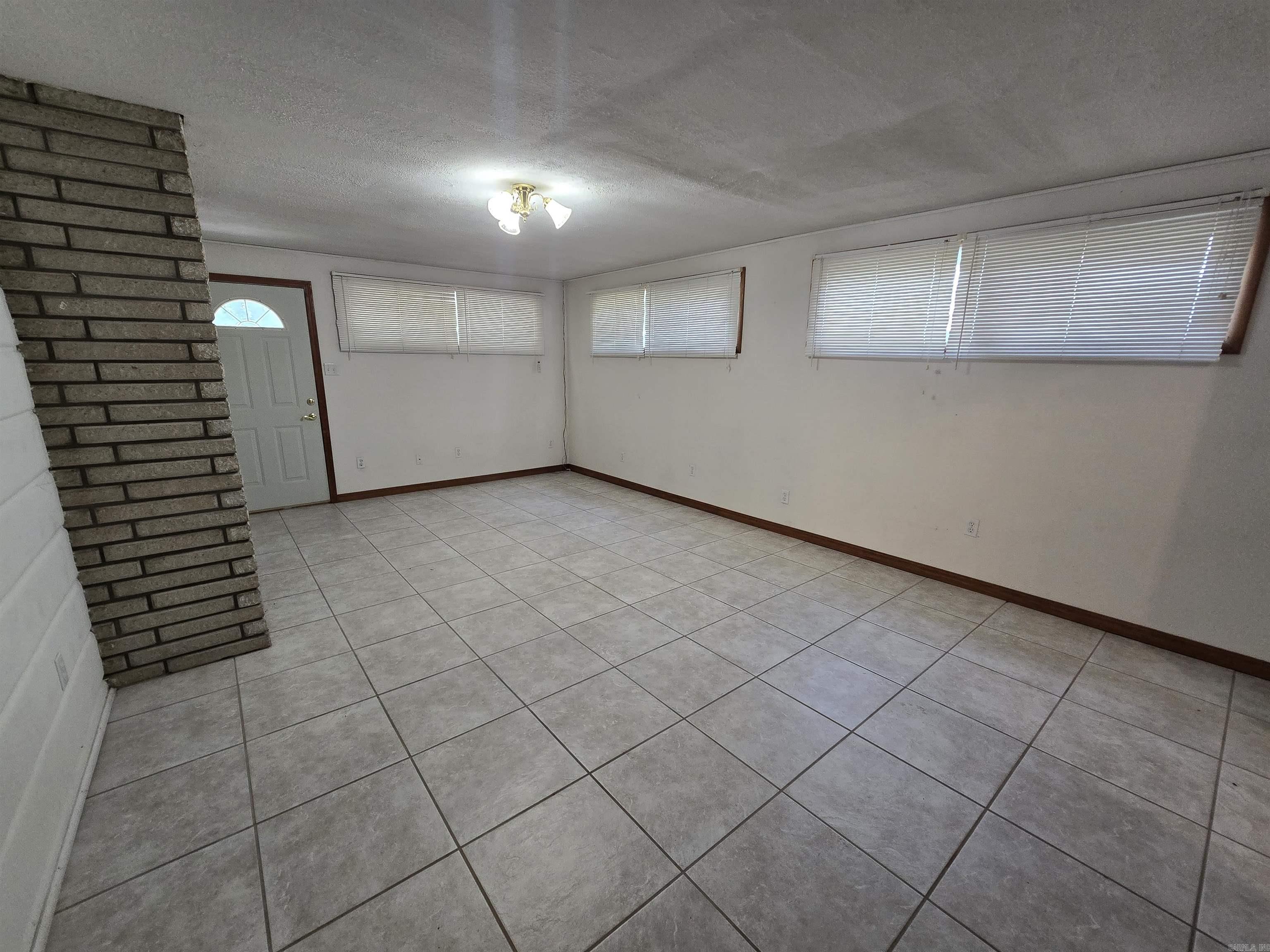 605 E 4th Street Property Photo 12