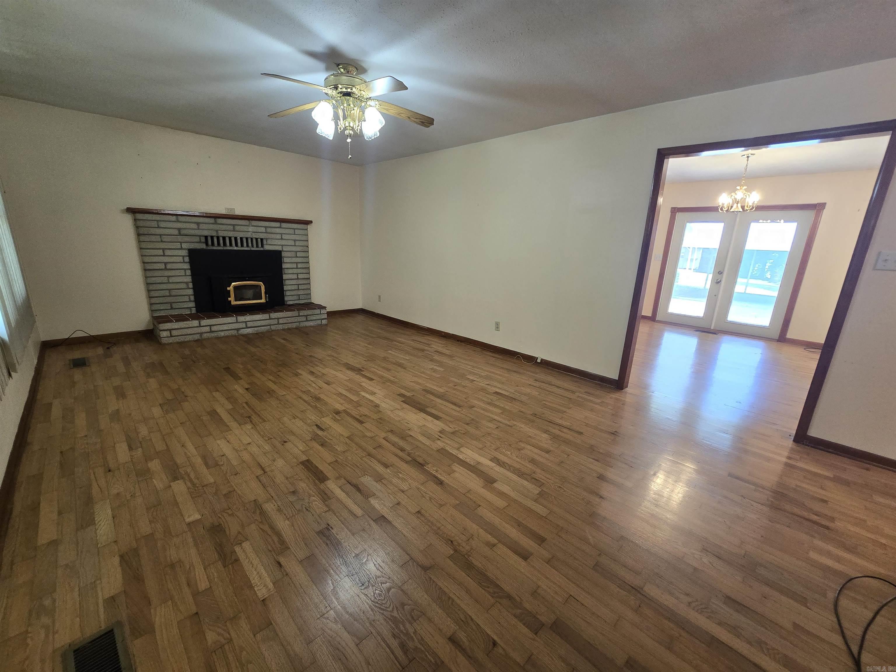 605 E 4th Street Property Photo 16