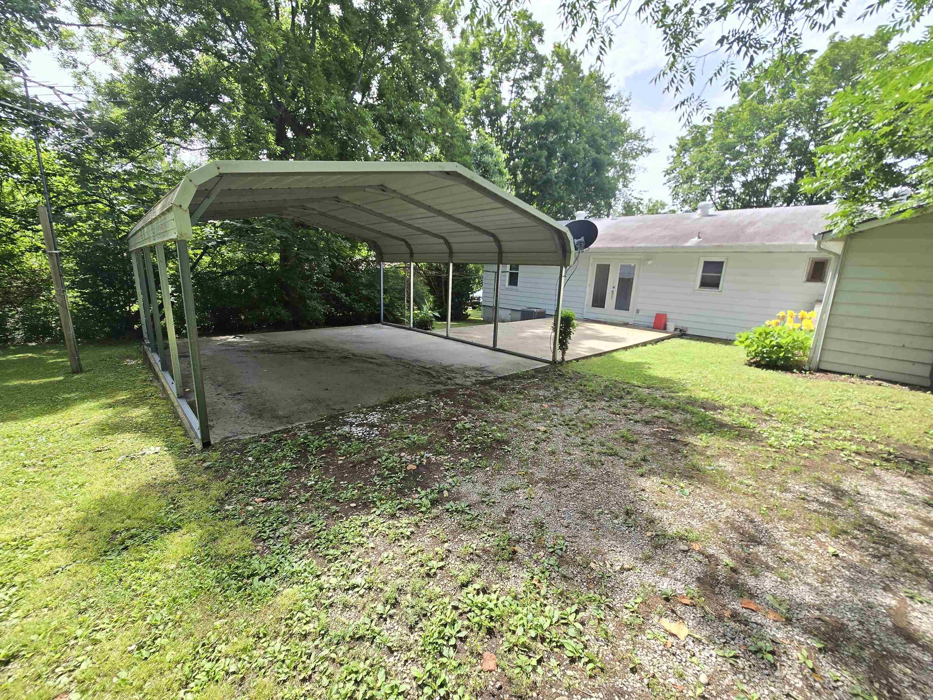 605 E 4th Street Property Photo 24