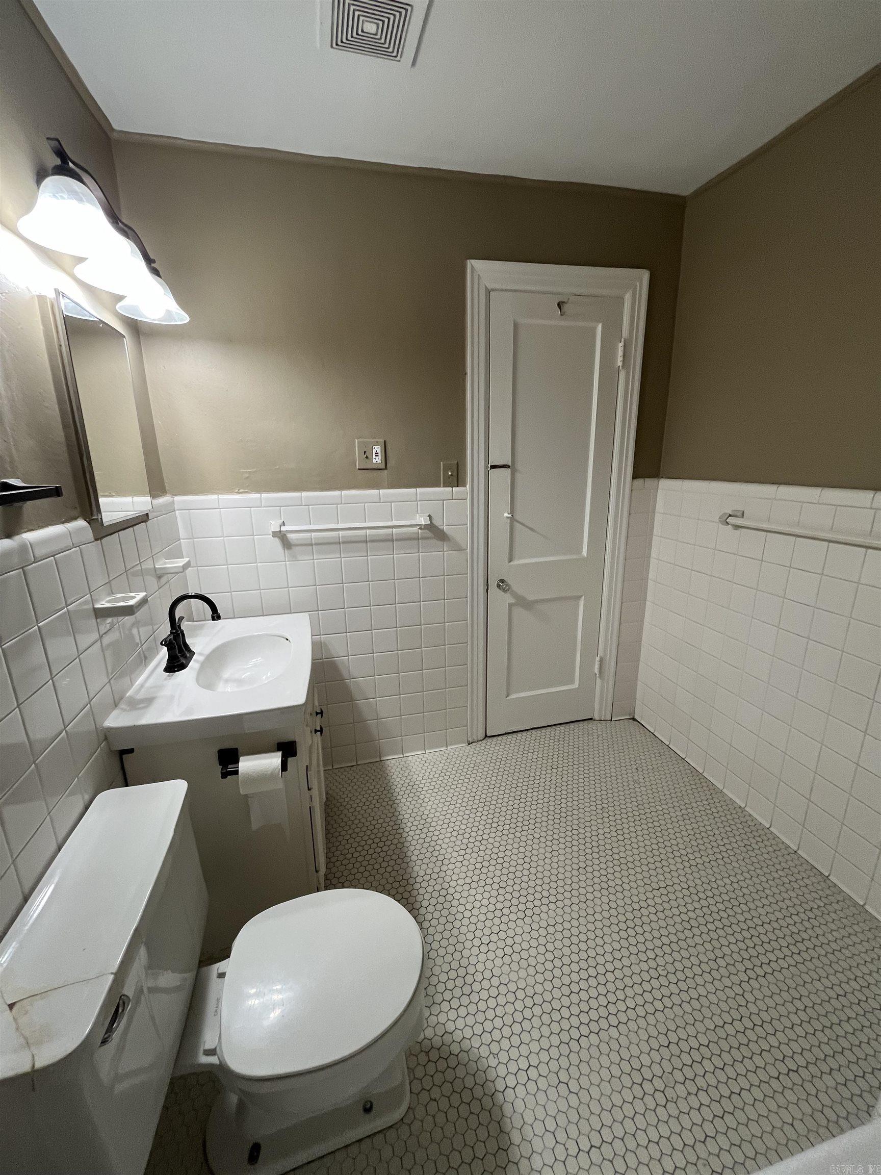 813 Beechwood #4 Property Photo 15