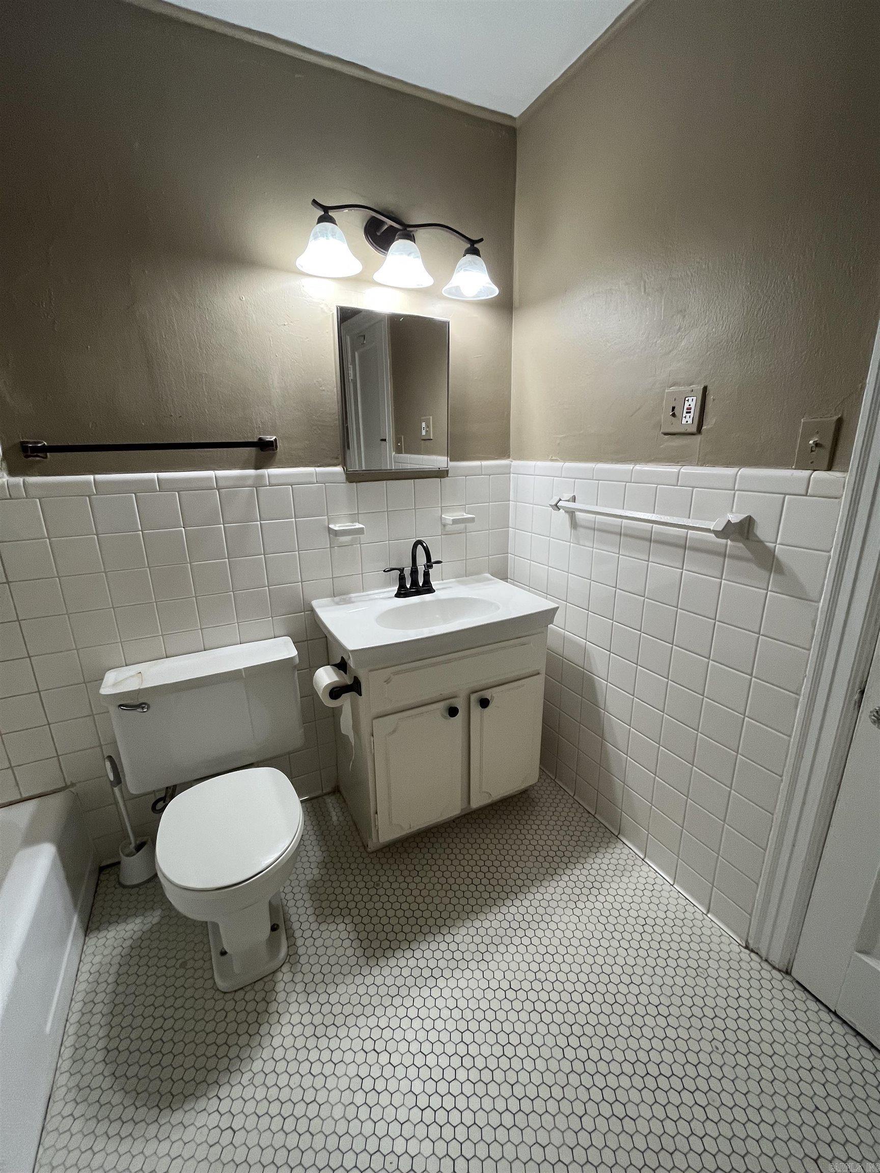813 Beechwood #4 Property Photo 16