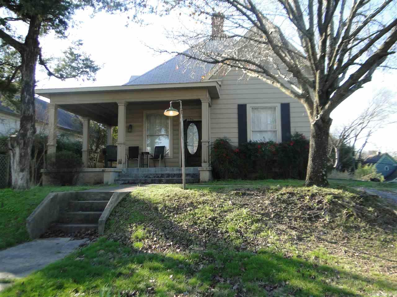 106 S Summit Property Photo 2