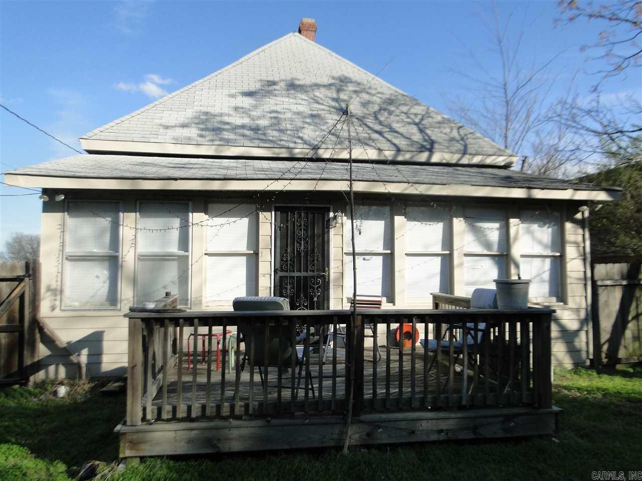 106 S Summit Property Photo 3