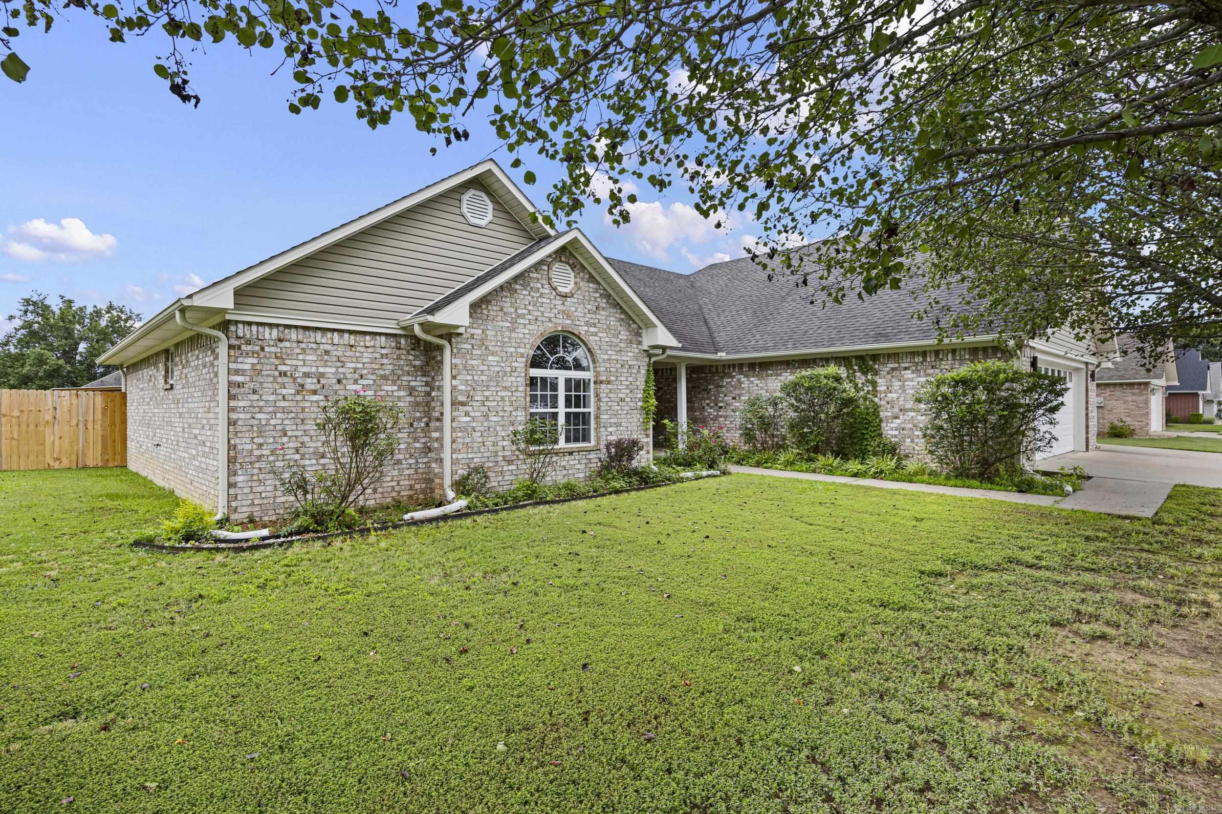 101 Cheyenne Lane Property Photo 3