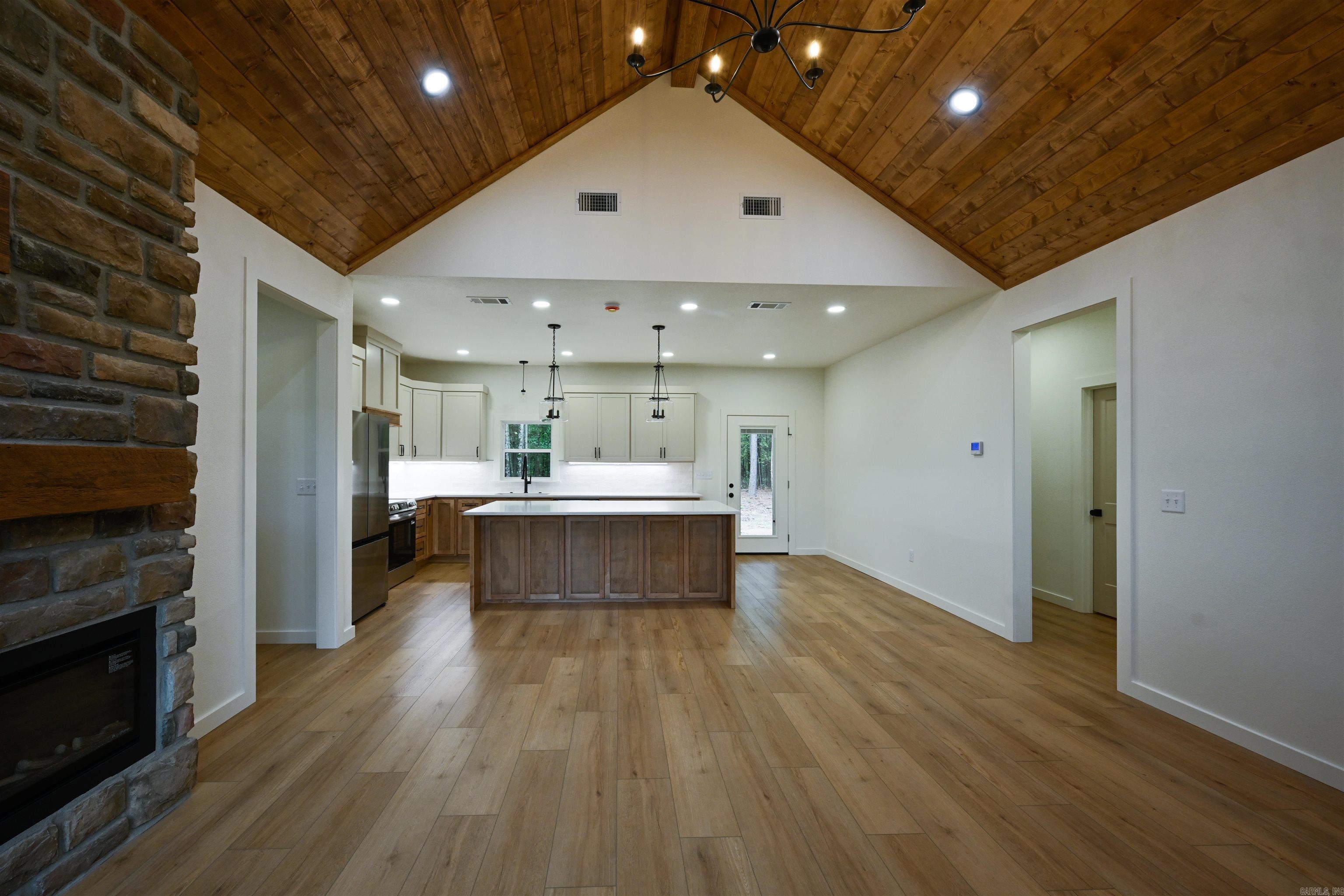 561 Lewis Creek Lane Property Photo 3