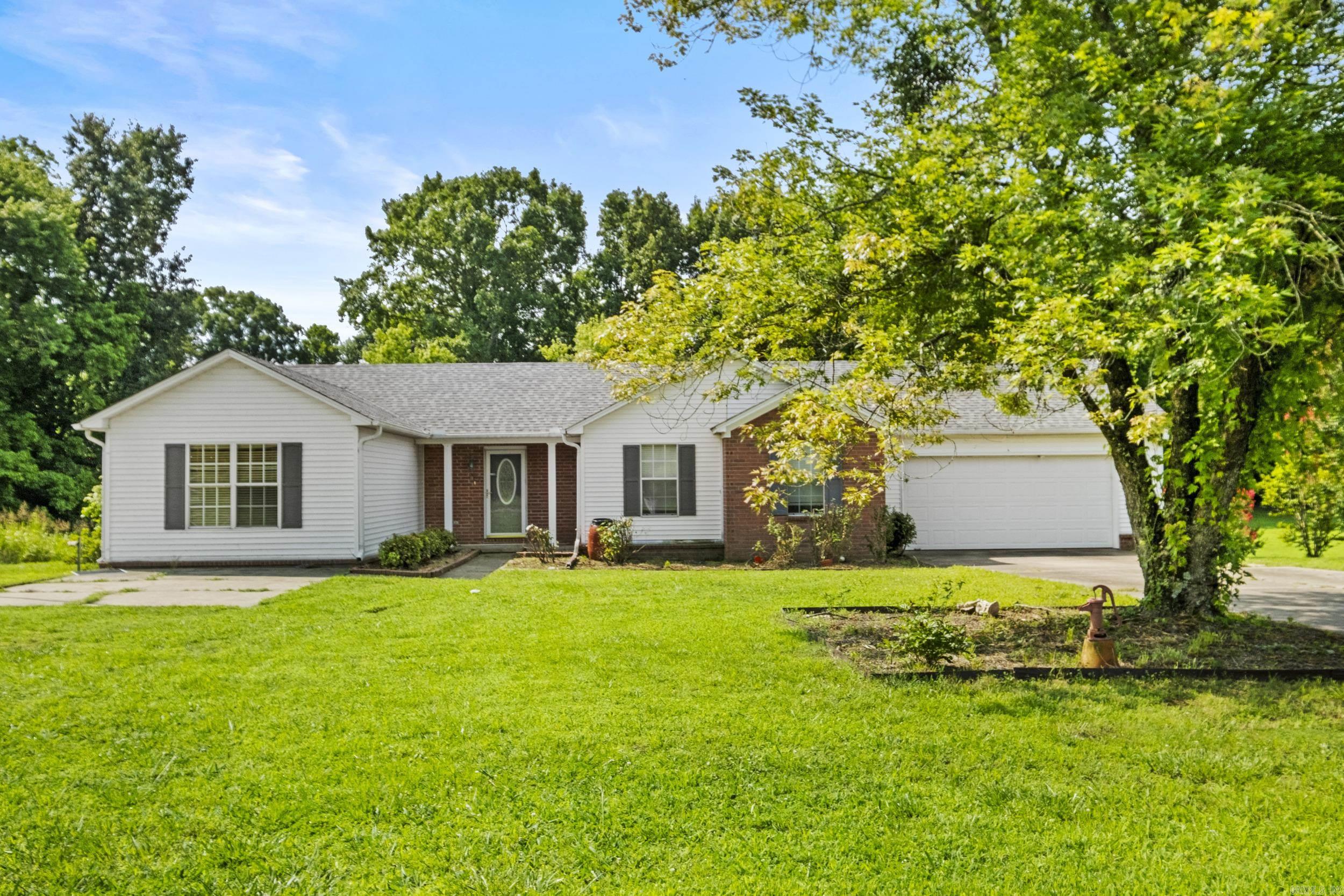 190 Raintree Valley Road Property Photo 1