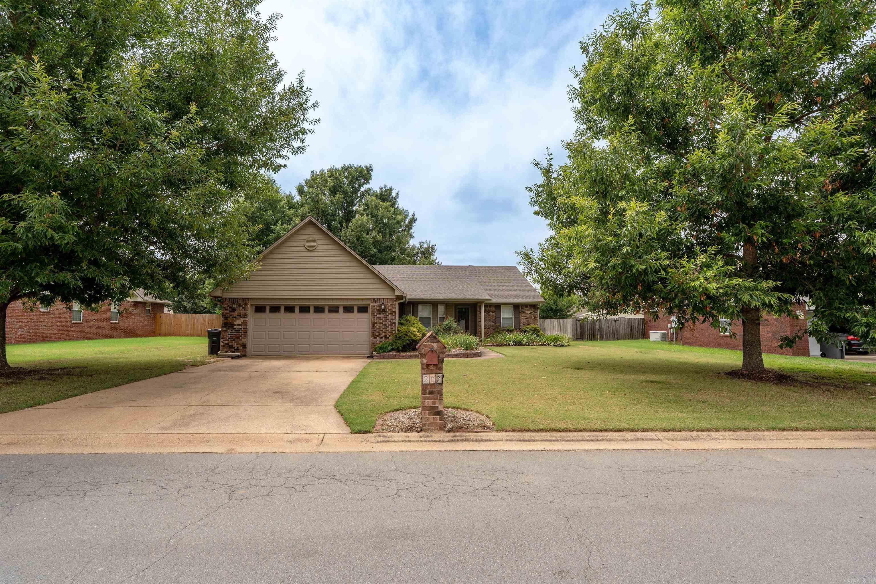 207 Crain Drive Property Photo 2