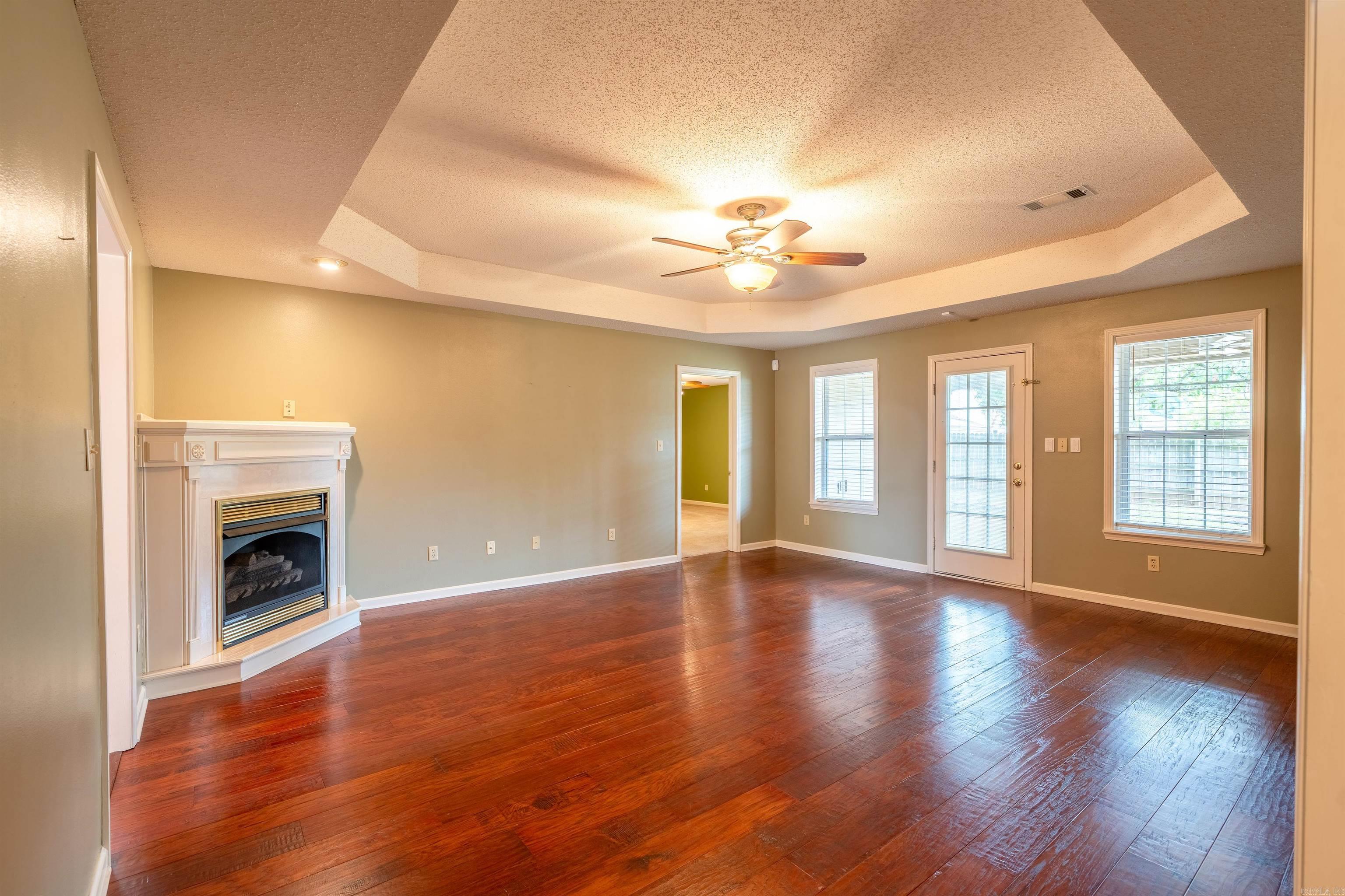 207 Crain Drive Property Photo 3