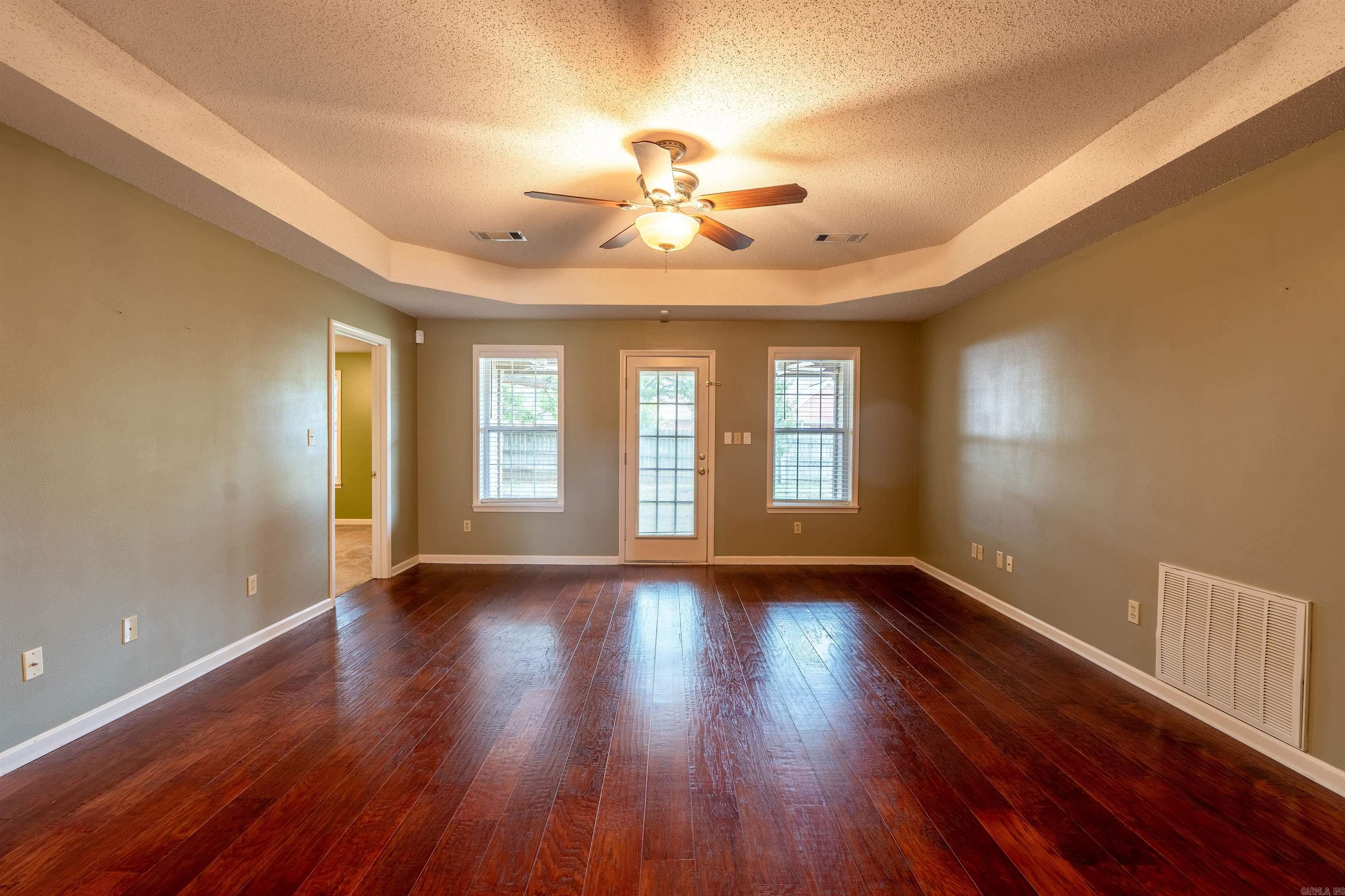 207 Crain Drive Property Photo 5