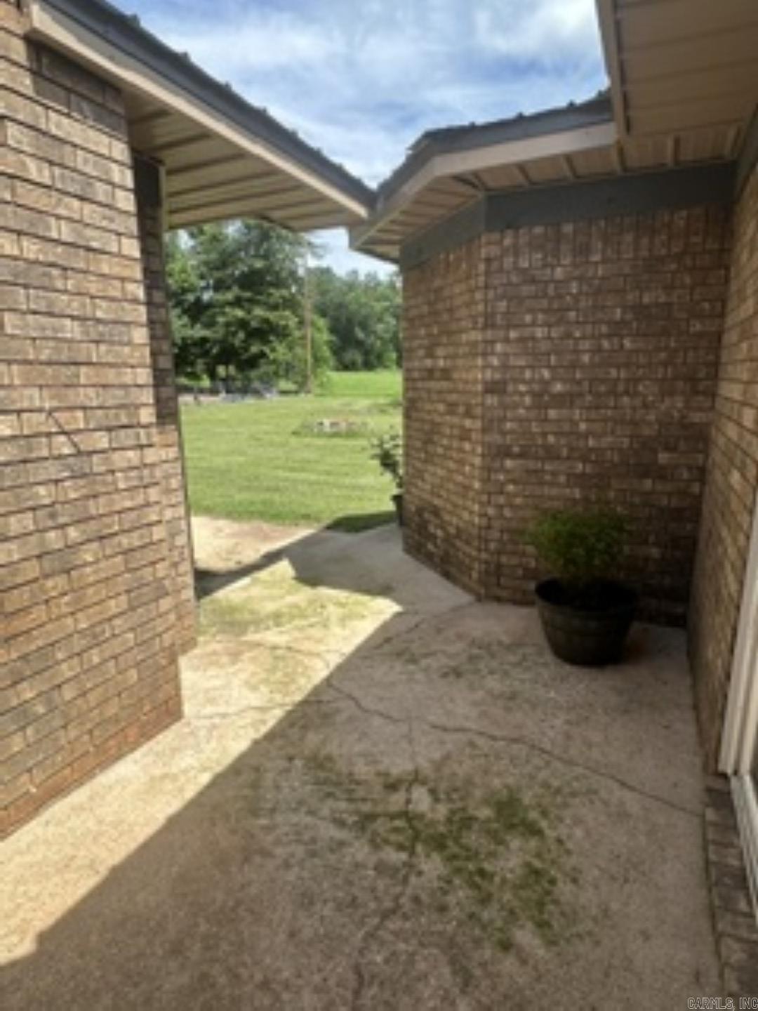 1240 Moses St Property Photo 18