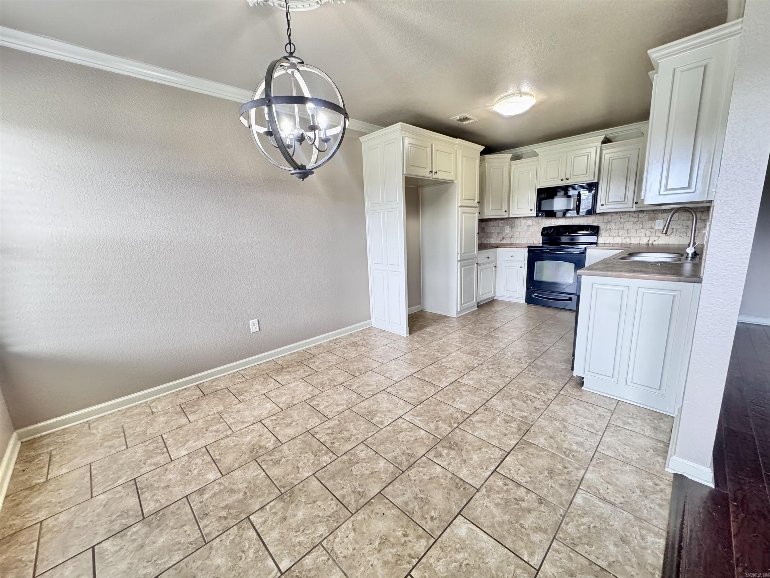 35 Chantileer Lane Property Photo 15
