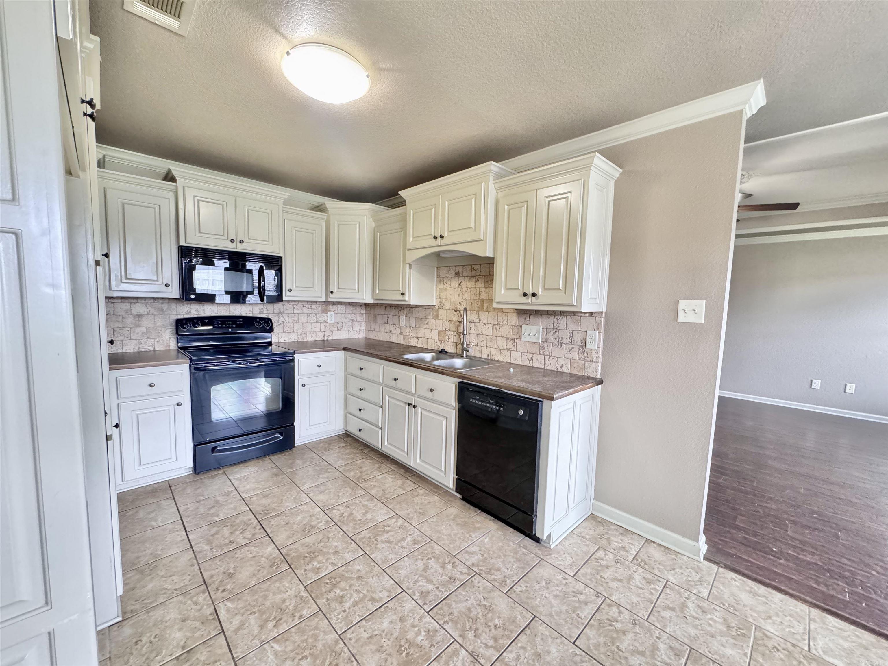 35 Chantileer Lane Property Photo 16