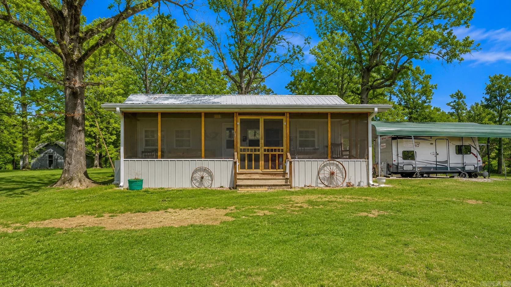 929 W River Road Property Photo 1