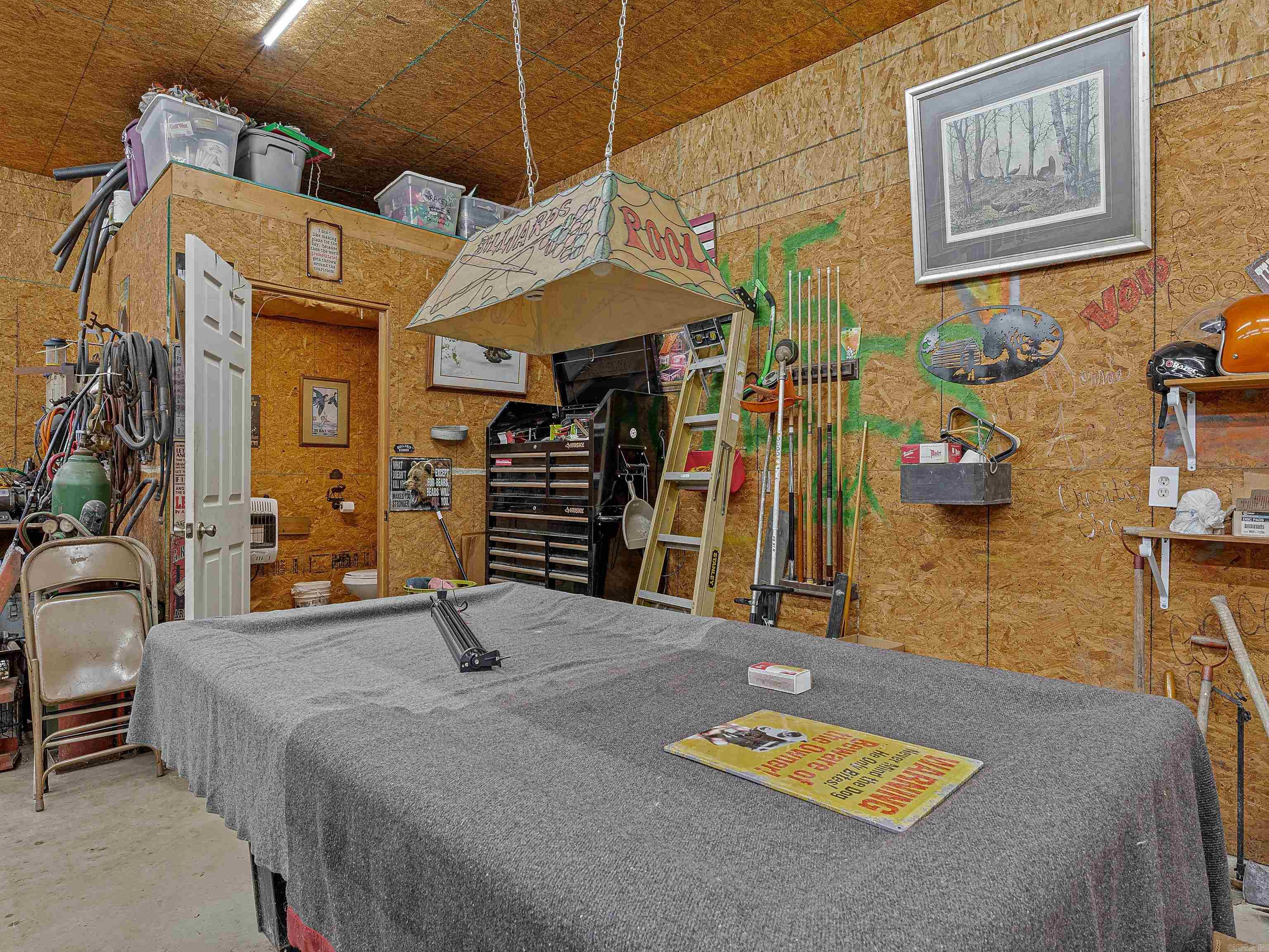 929 W River Road Property Photo 15