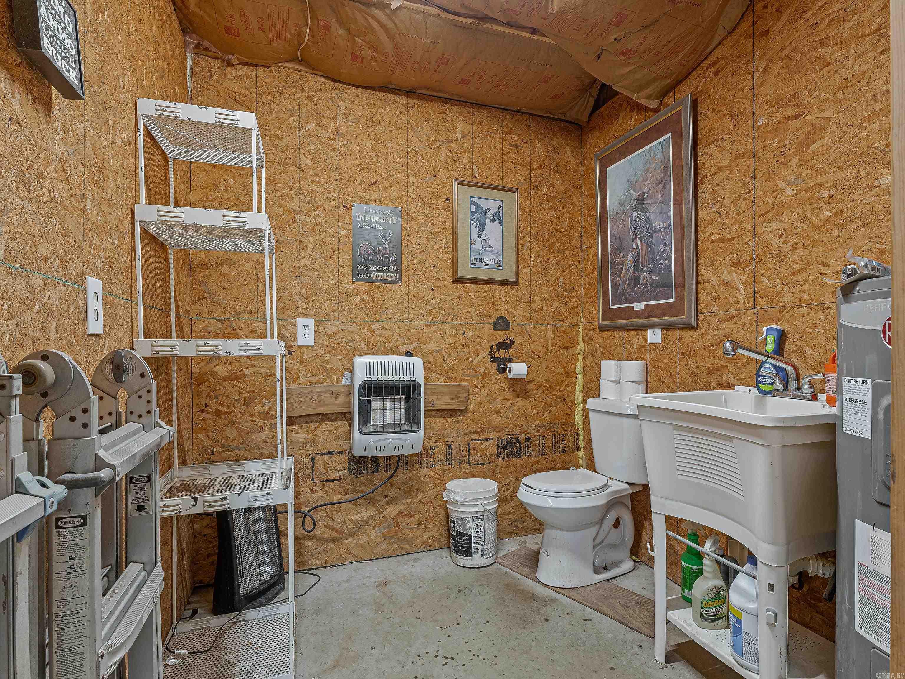 929 W River Road Property Photo 17