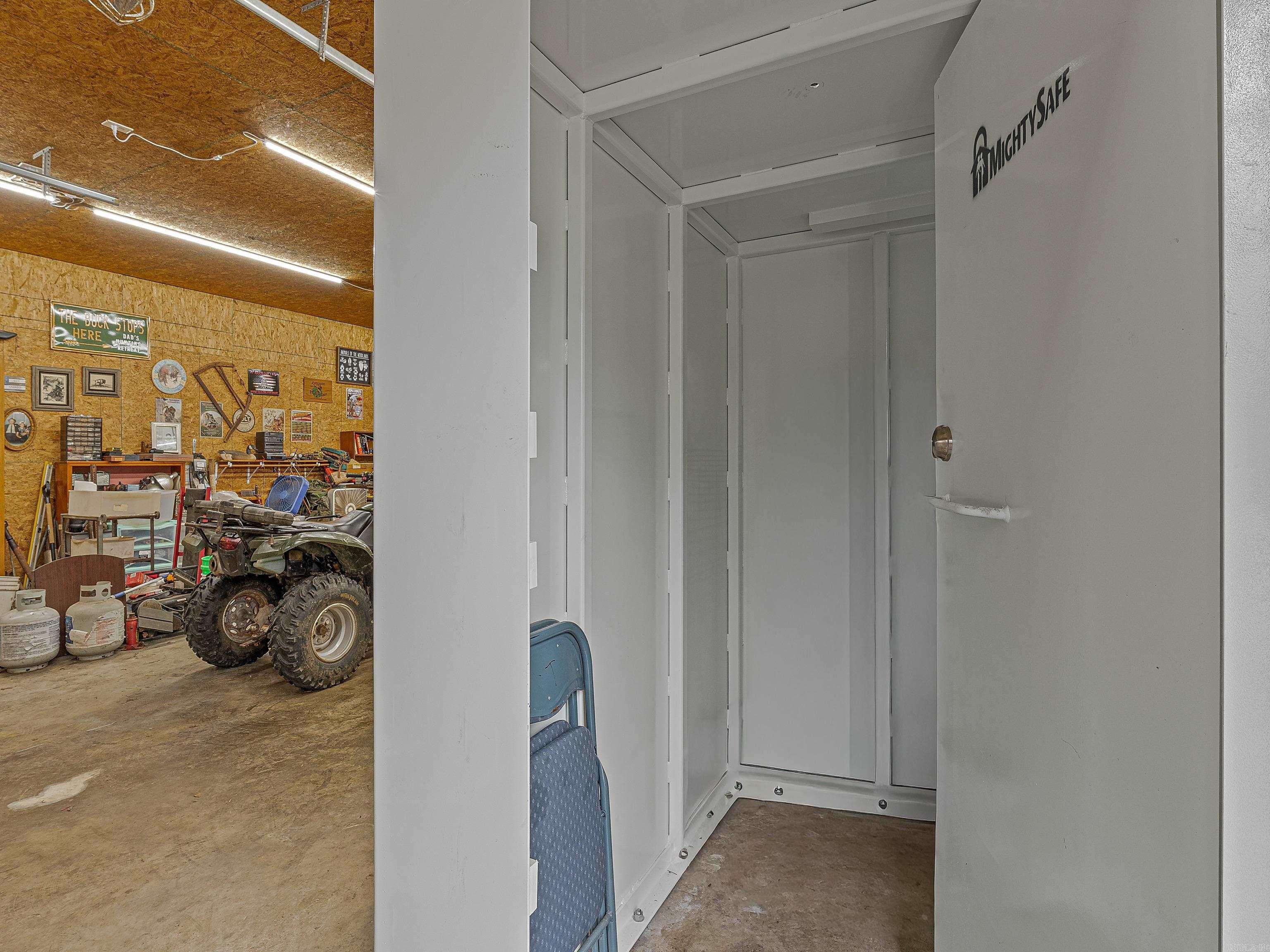 929 W River Road Property Photo 19