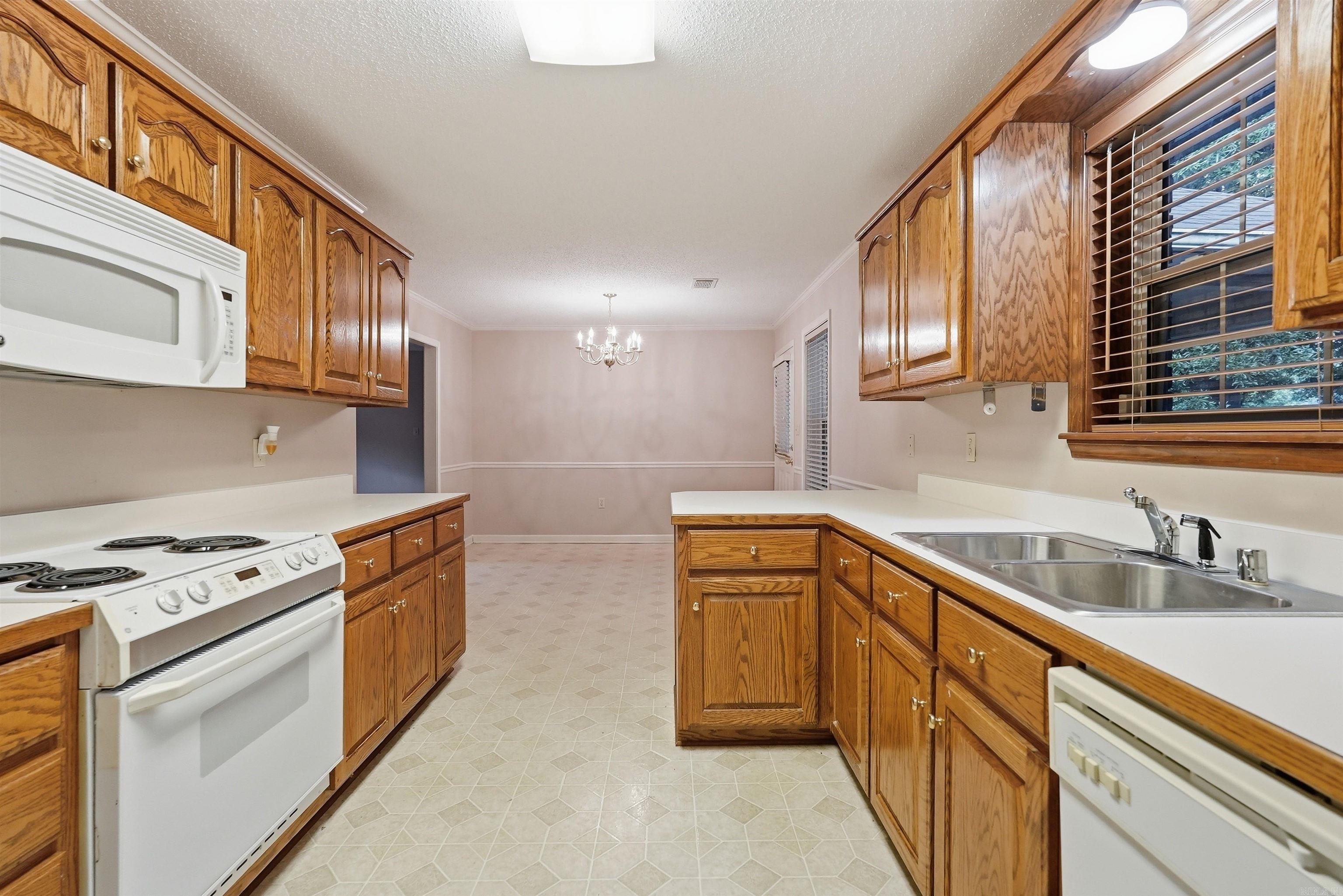 307 Crain Drive Property Photo 2