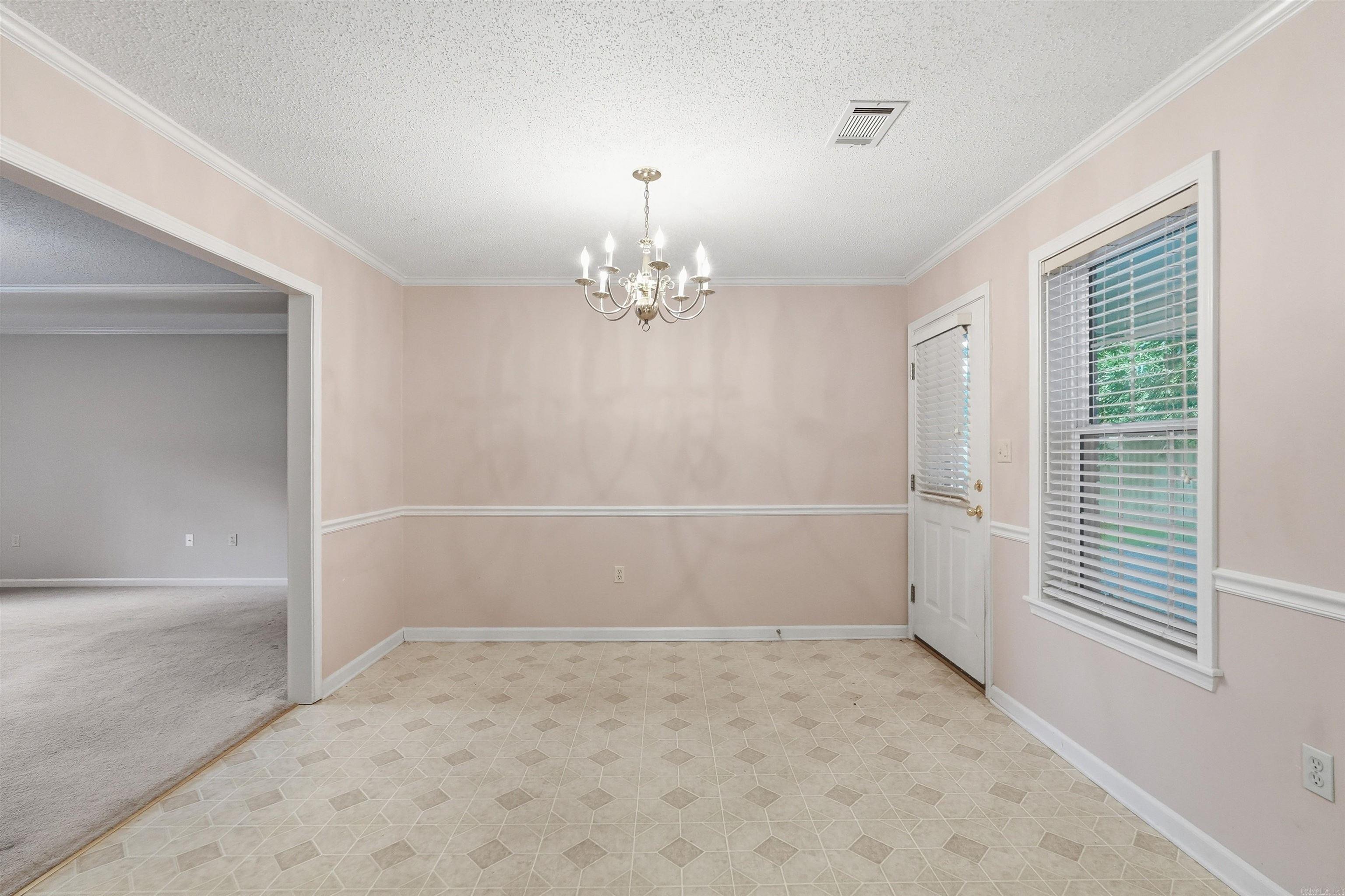 307 Crain Drive Property Photo 5