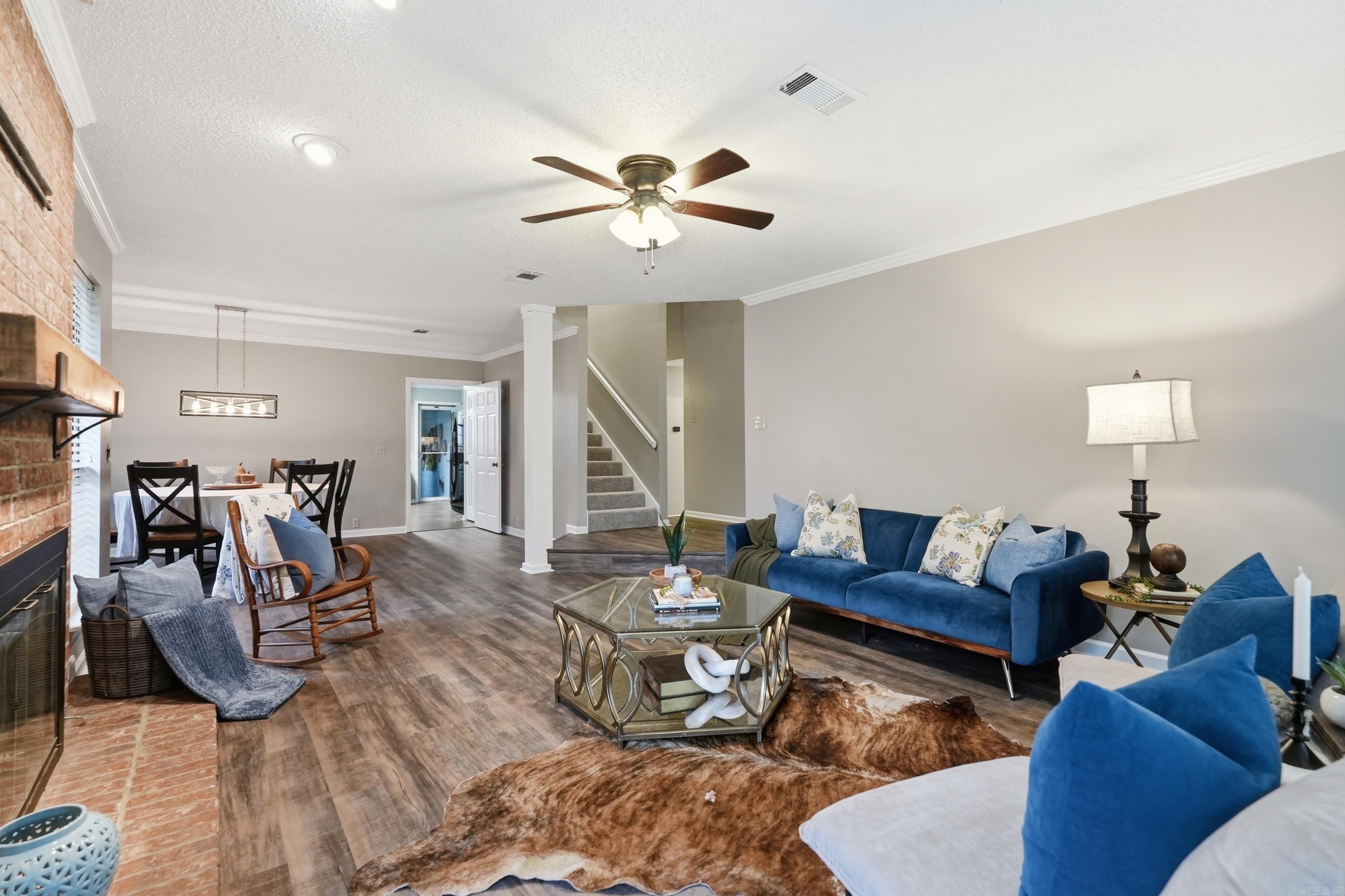 212 Red River Property Photo 5