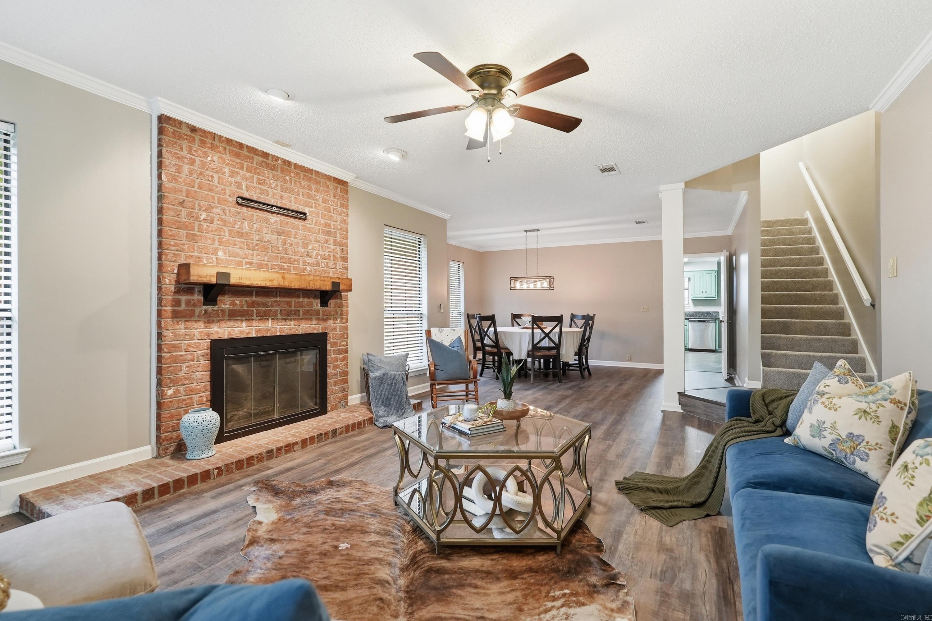 212 Red River Property Photo 6