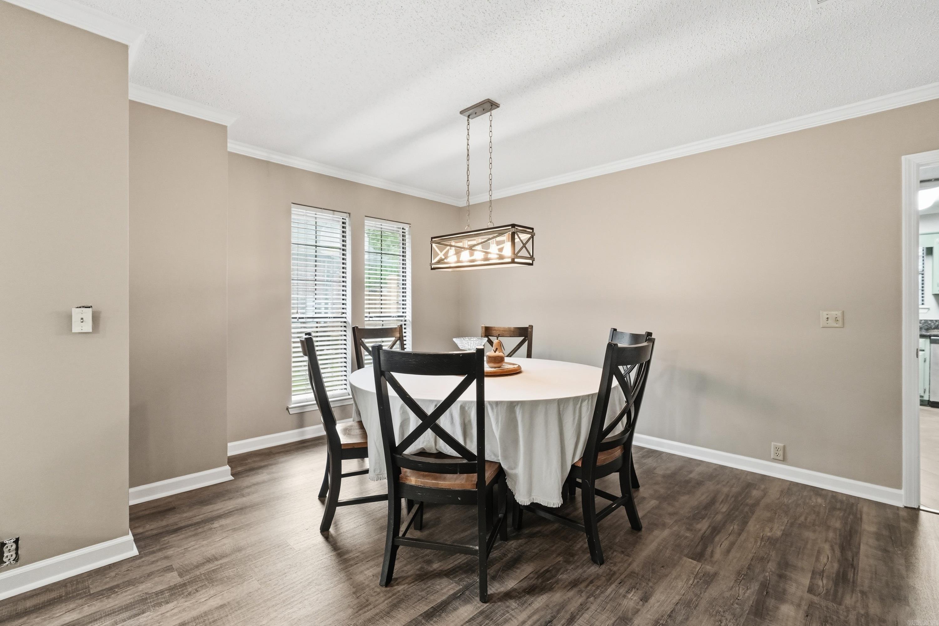 212 Red River Property Photo 8