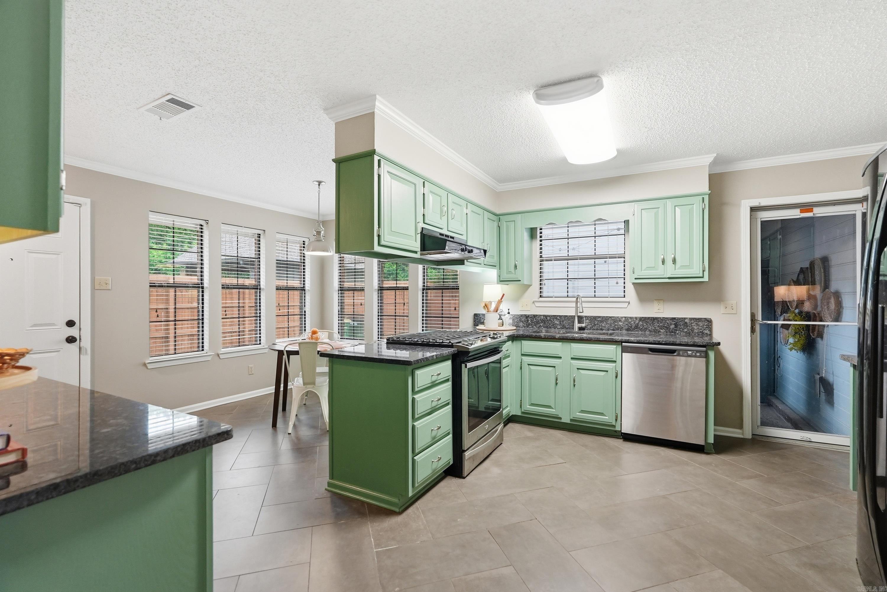 212 Red River Property Photo 11