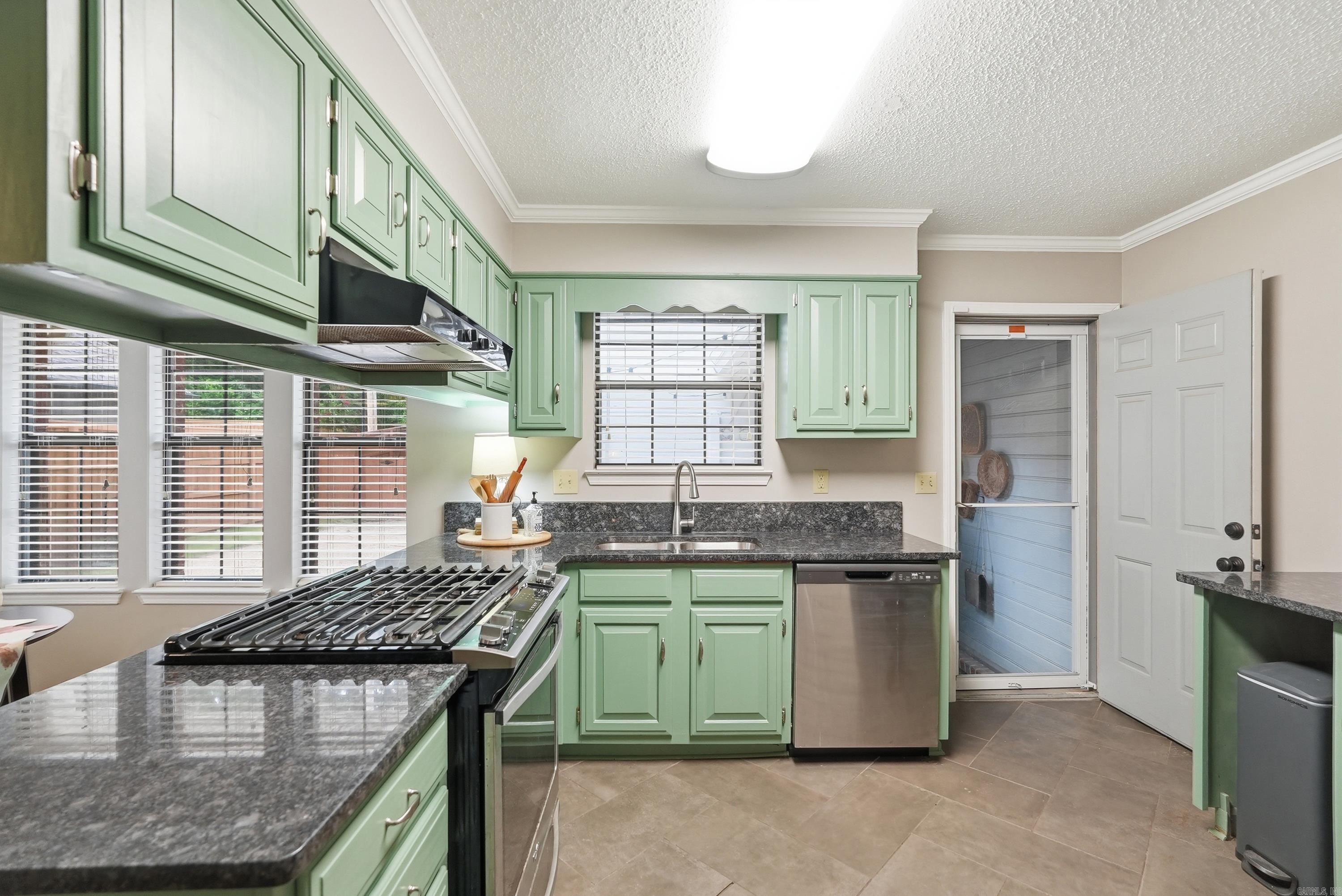 212 Red River Property Photo 12