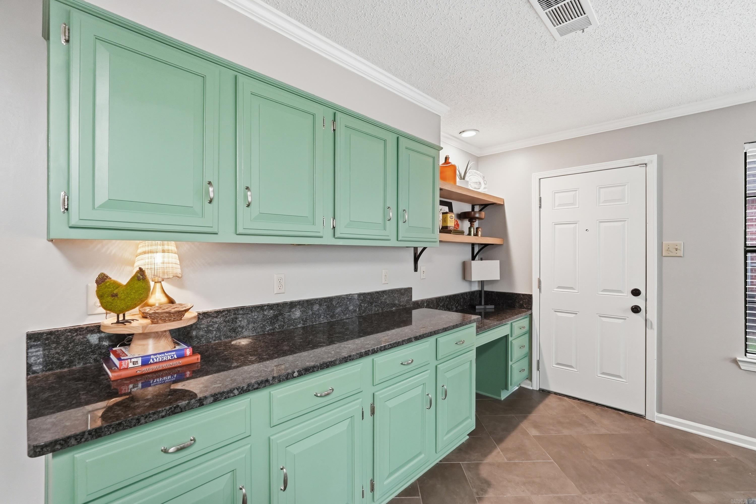212 Red River Property Photo 16