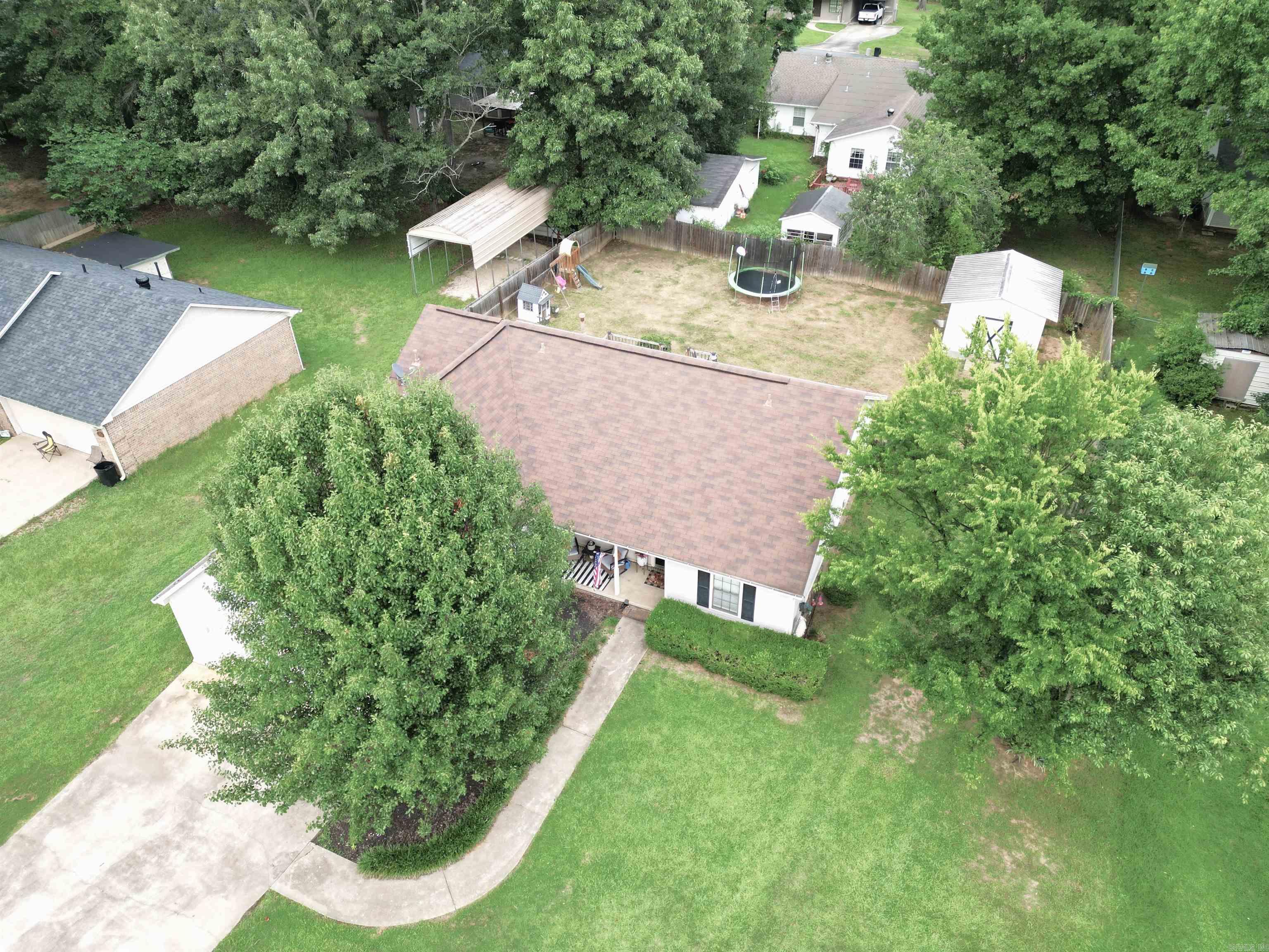 10 Valley Ct. Property Photo 2