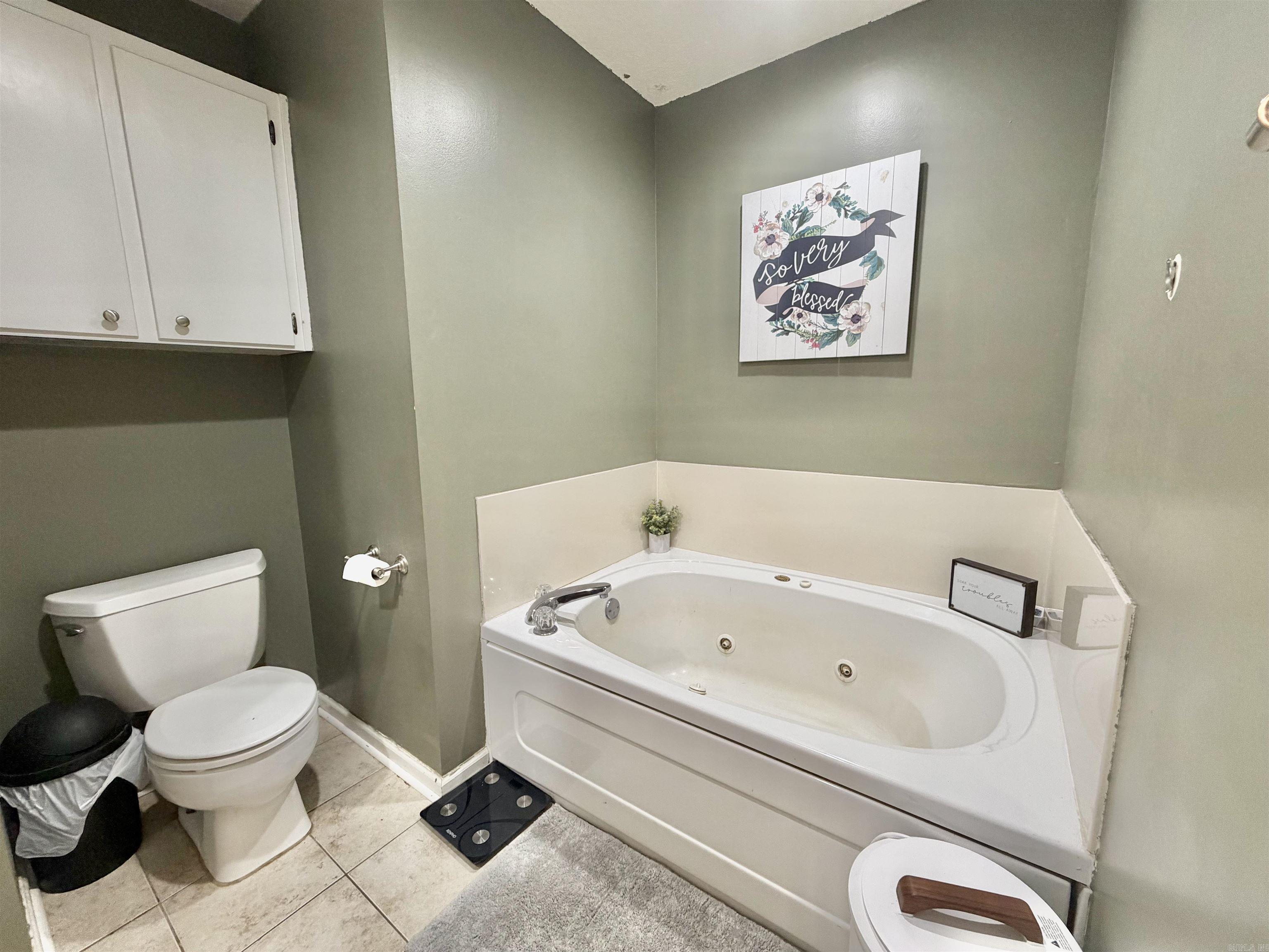 10 Valley Ct. Property Photo 12